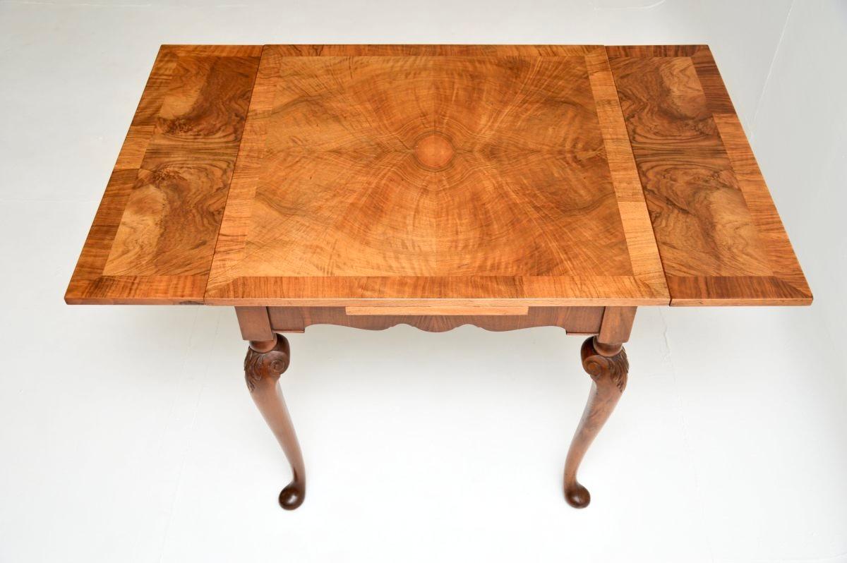 Early 20th Century Antique Figured Walnut Draw Leaf Dining Table For Sale