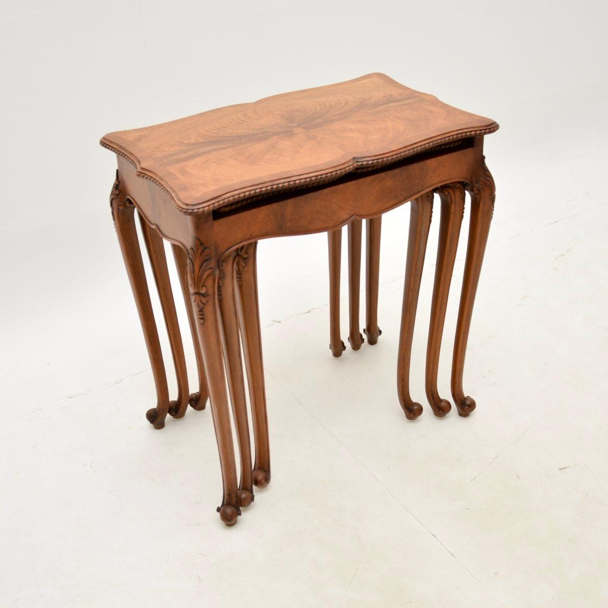 Antique Figured Walnut Nest of Tables In Good Condition In London, GB