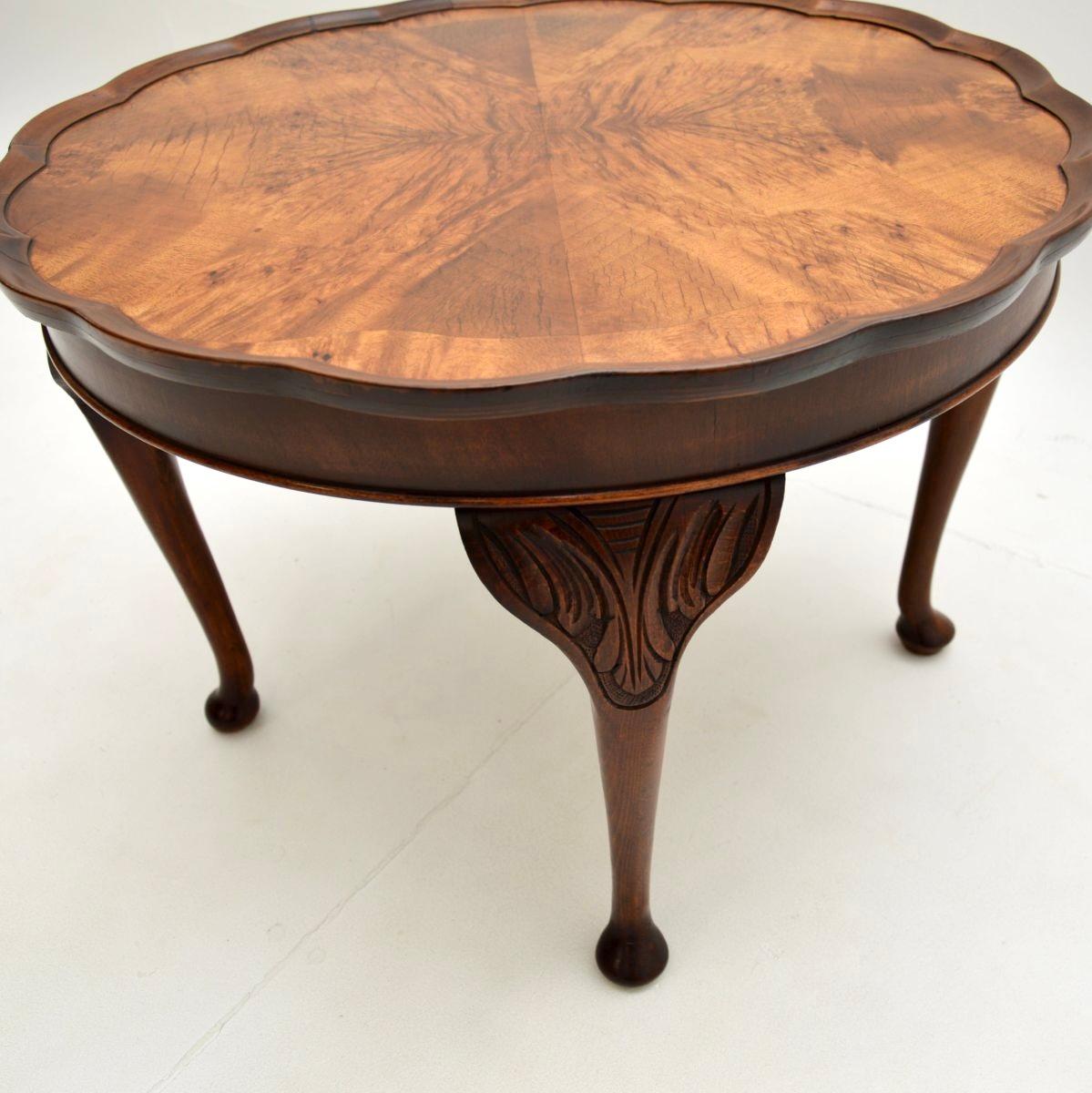 Antique Figured Walnut Pie Crust Coffee Table In Good Condition For Sale In London, GB