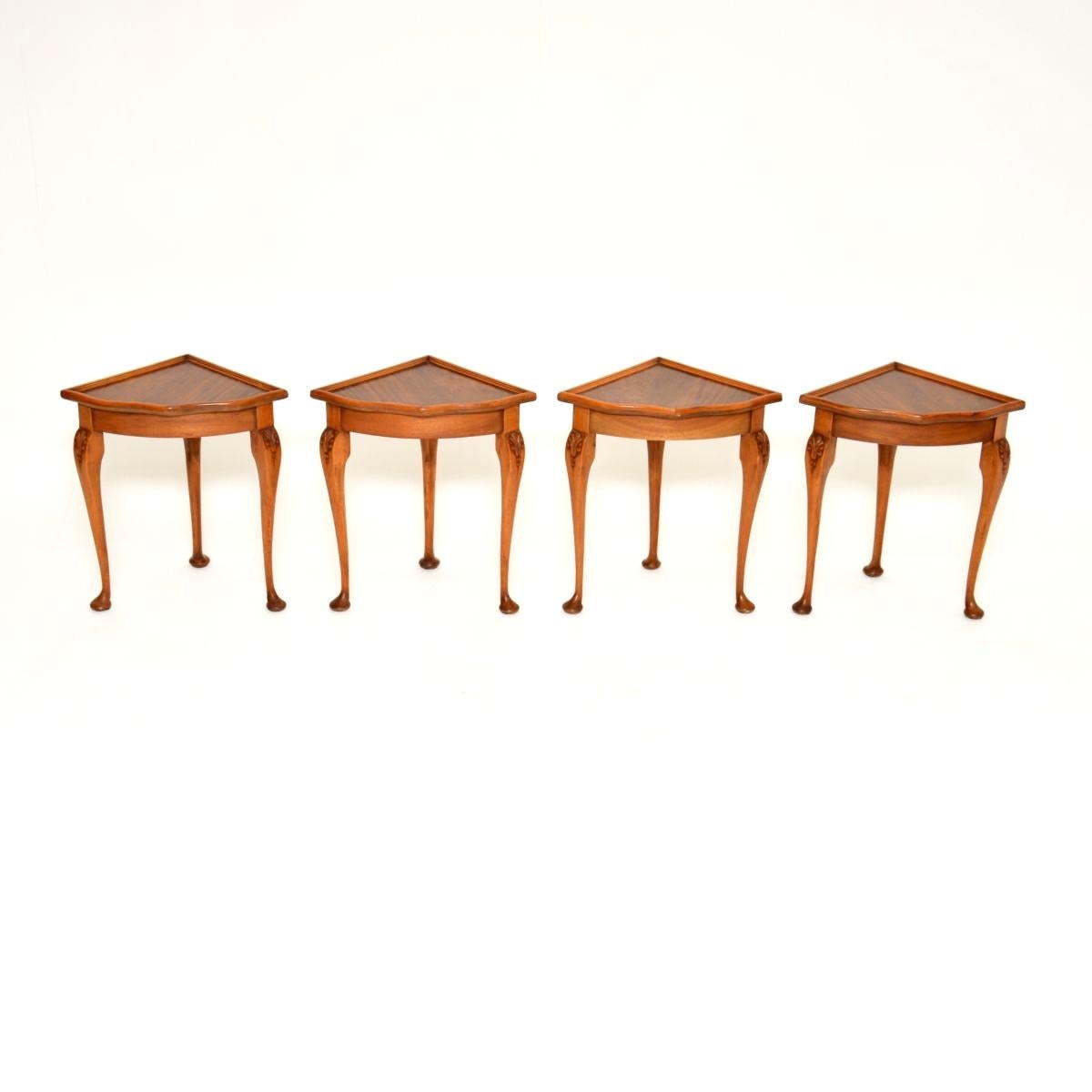 Antique Figured Walnut Pie Crust Nesting Coffee Table For Sale 1