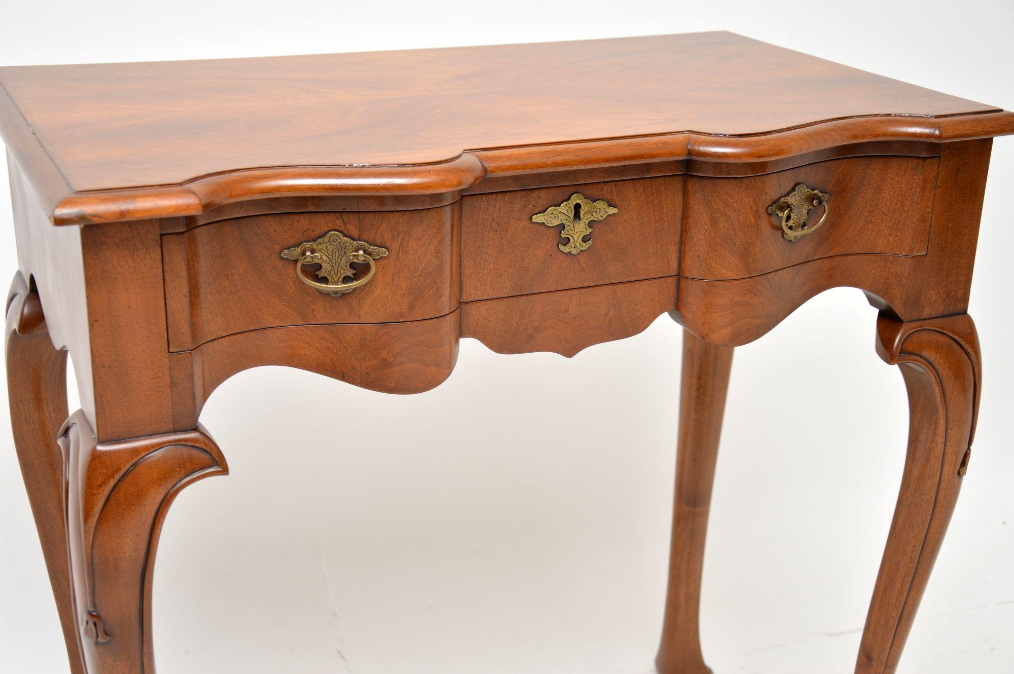 Antique Figured Walnut Side Table In Good Condition In London, GB