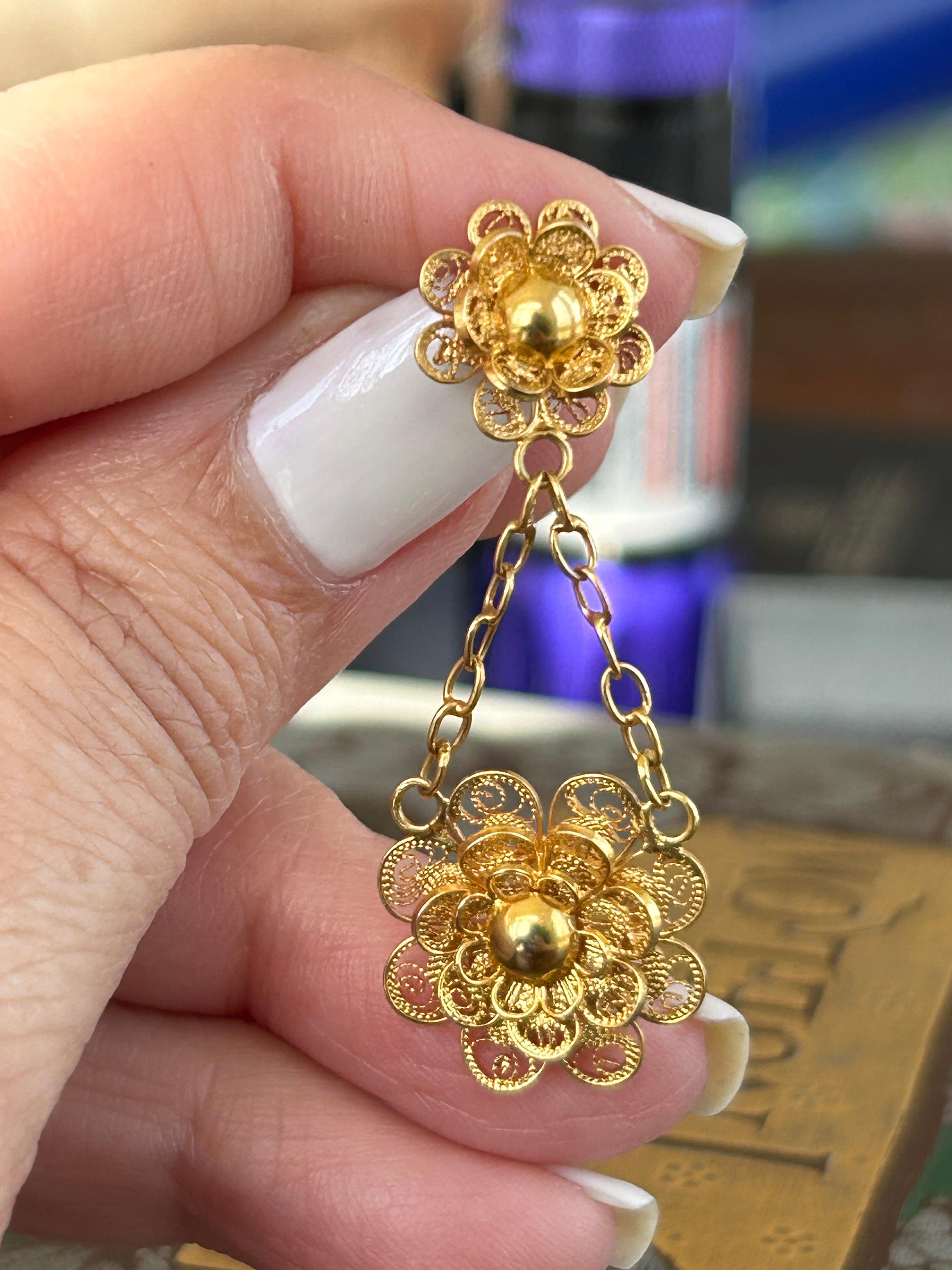 Antique Victorian Etruscan Revival Filigree 14k Gold Dangle Earrings  In Excellent Condition In Joelton, TN