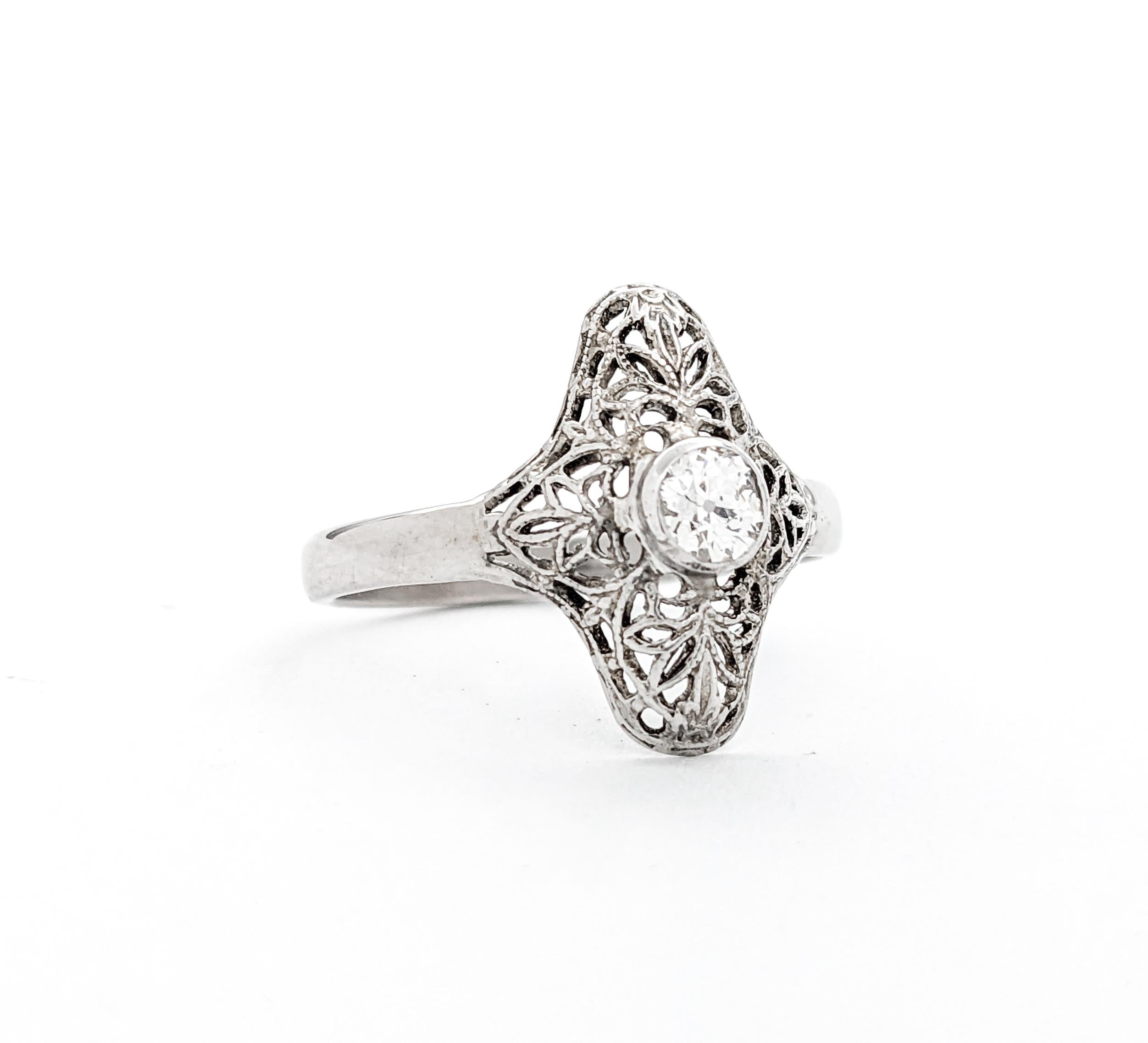 Antique Filigree Diamond Ring Art Deco Style Ring In White Gold In Excellent Condition For Sale In Bloomington, MN
