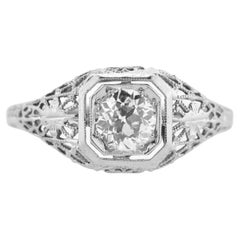 Antique Filigree Fine .65 Ct. Bague en diamant et or blanc 18 carats, américaine, c. 1920