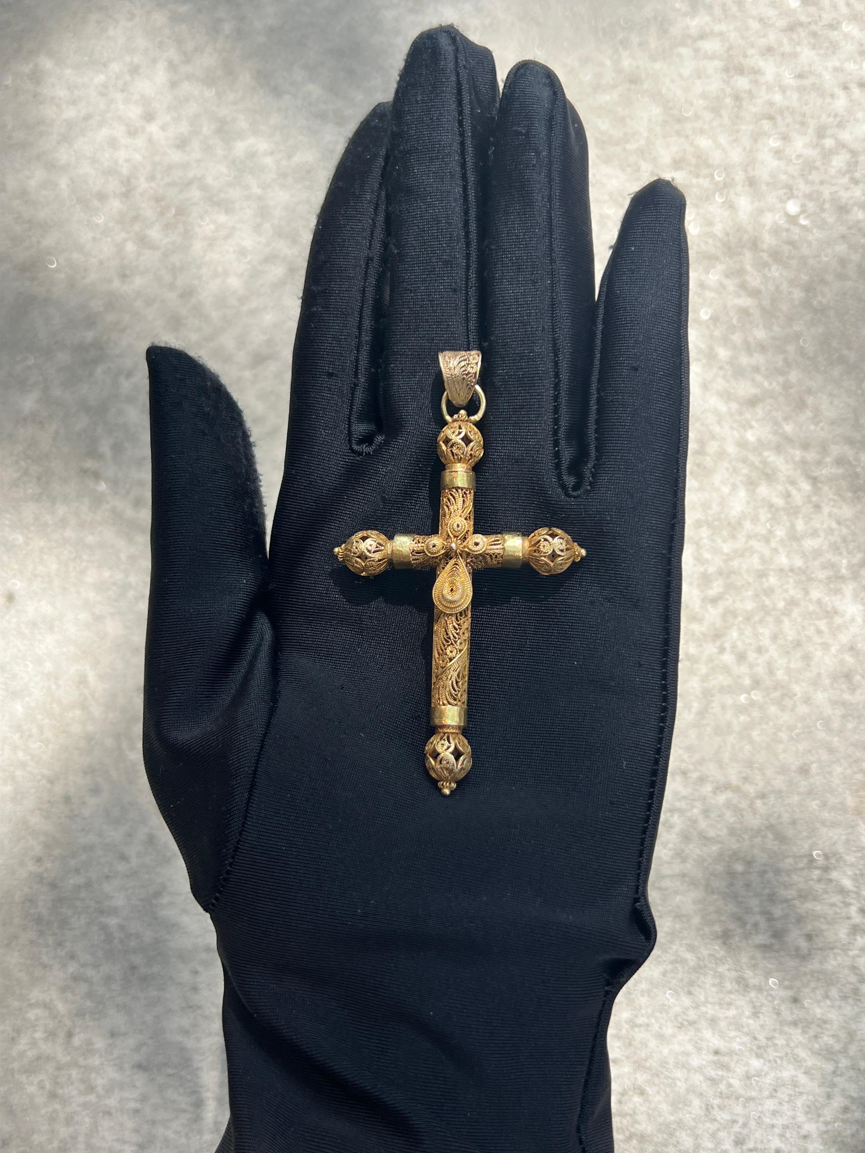 Antique Filigree Gold Cross Pendant

Measurements: 3