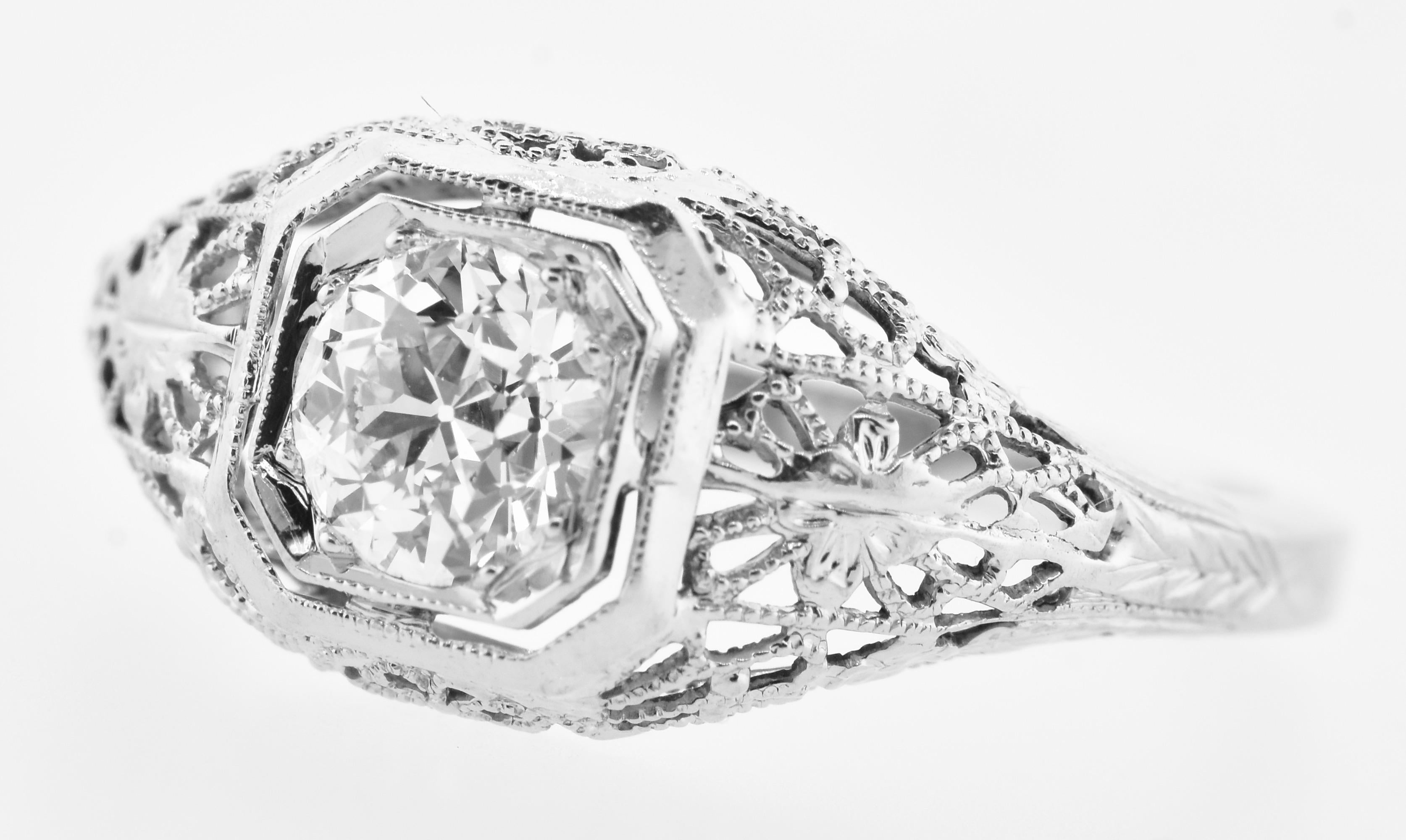 Antiker filigraner Ring fein .65 Karat. Diamant und 18 Karat Weißgold, amerikanisch, um 1920 im Zustand „Hervorragend“ im Angebot in Aspen, CO