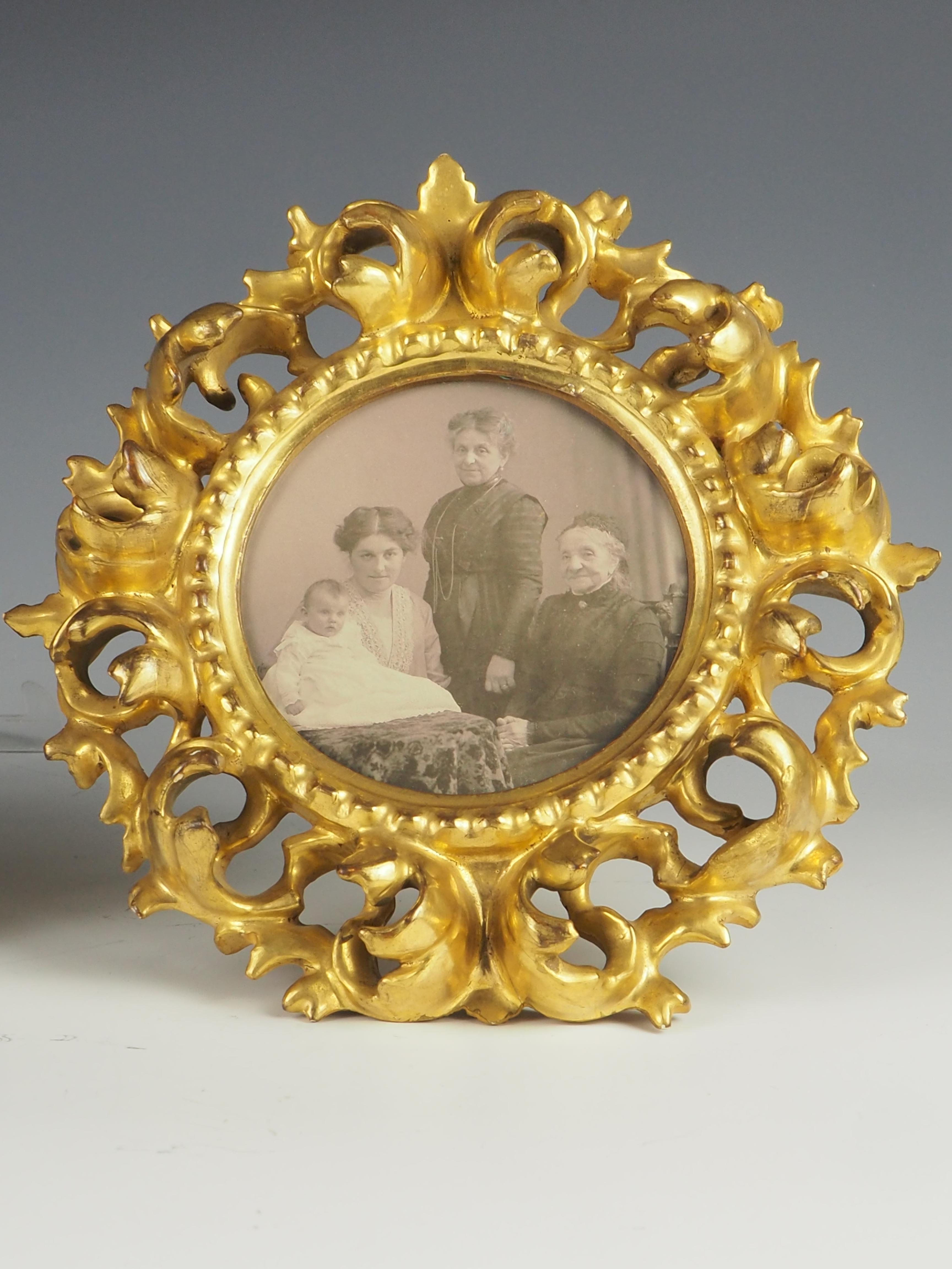 Antique Fine Carved Giltwood Florentine Photo Frames (Pair) For Sale 7