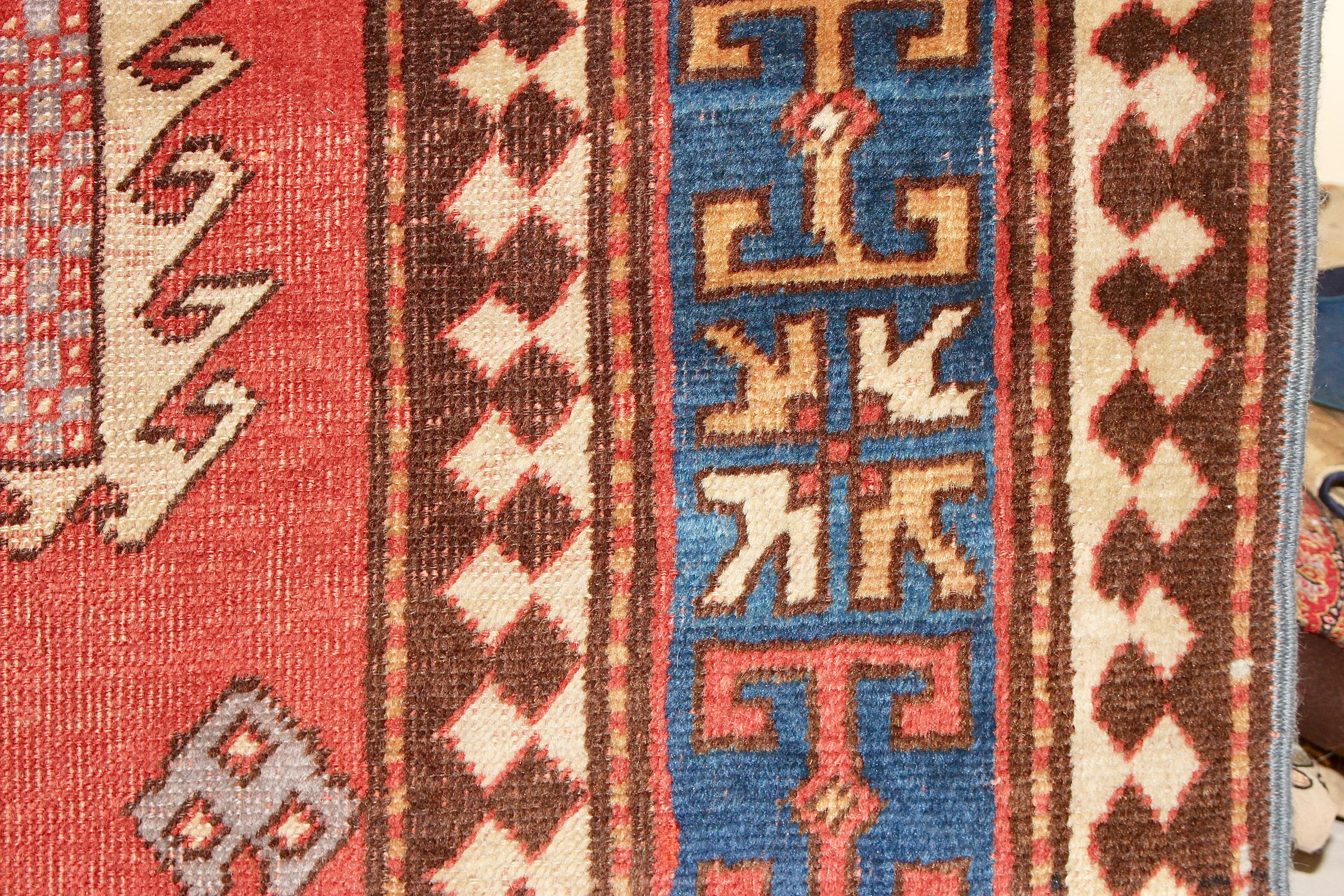 20ième siècle Tapis caucasien ancien, fin, noué à la main, tapis, Kazak en vente
