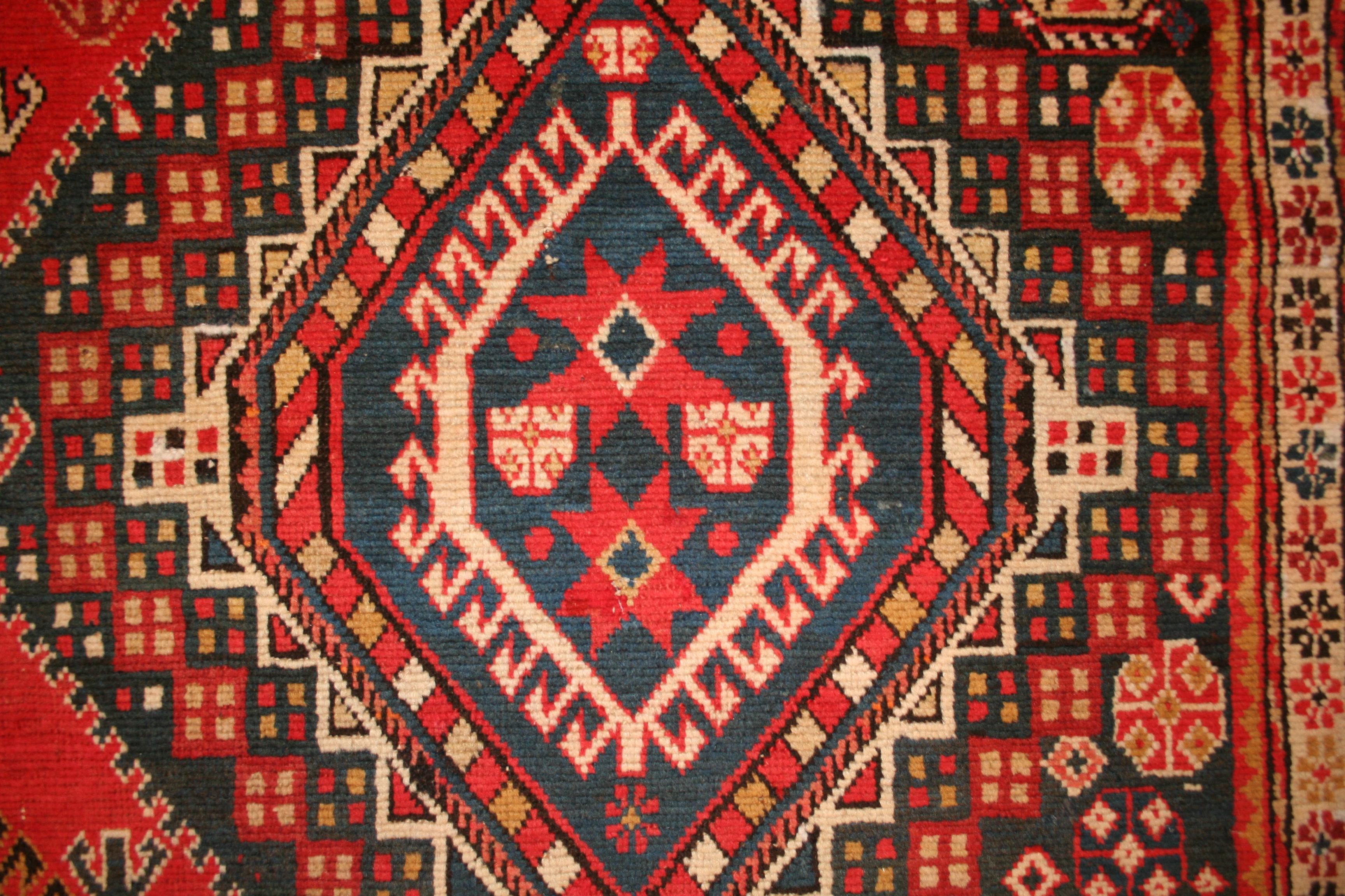 Kazakh Tapis caucasien ancien de Shirvan en grand format rare en vente