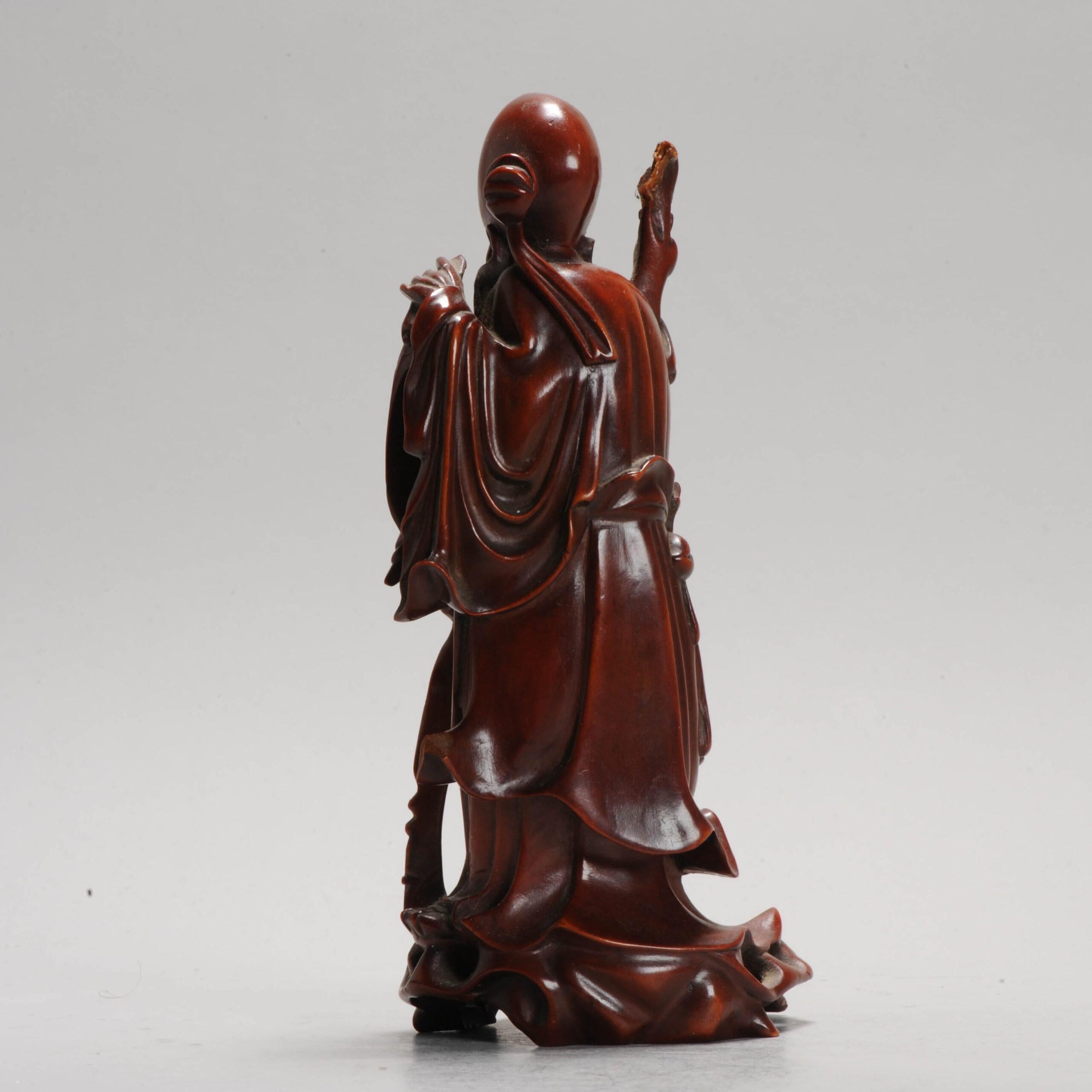 Cinese Antica statua cinese in legno intagliato di Buddha ridente cinese, 1900 ca. in vendita