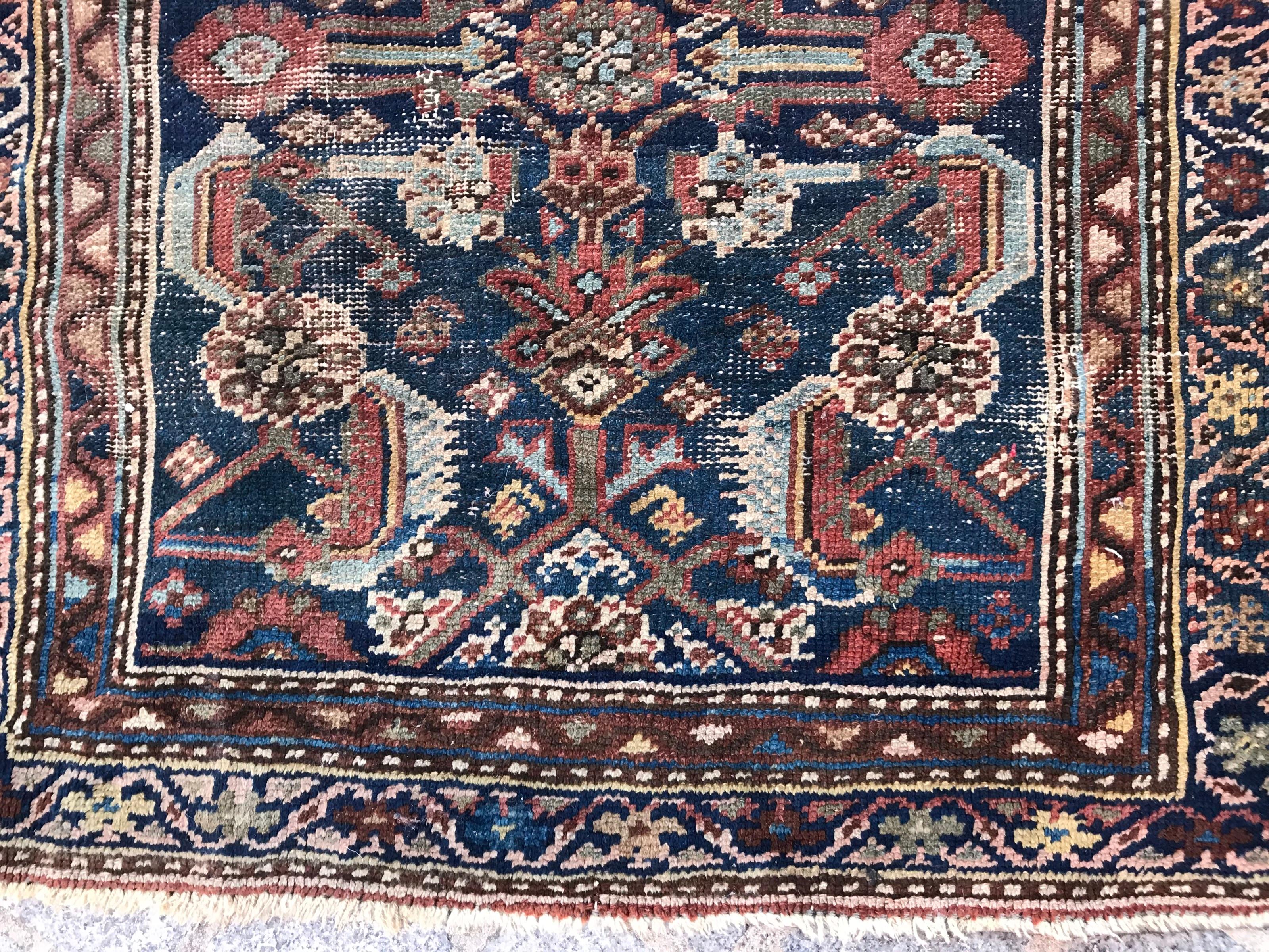 Antique Fine Farahan Rug In Fair Condition For Sale In Saint Ouen, FR