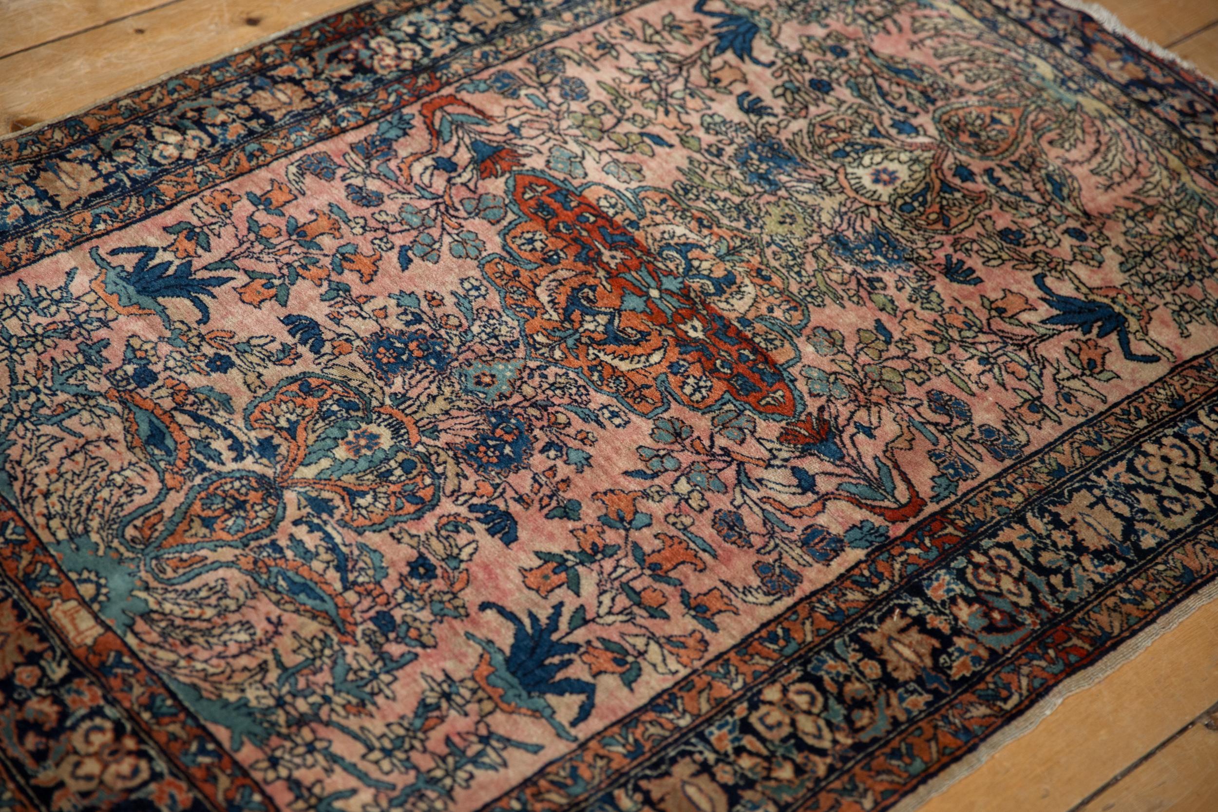 Antiker feiner Farahan Sarouk-Teppich im Zustand „Gut“ im Angebot in Katonah, NY