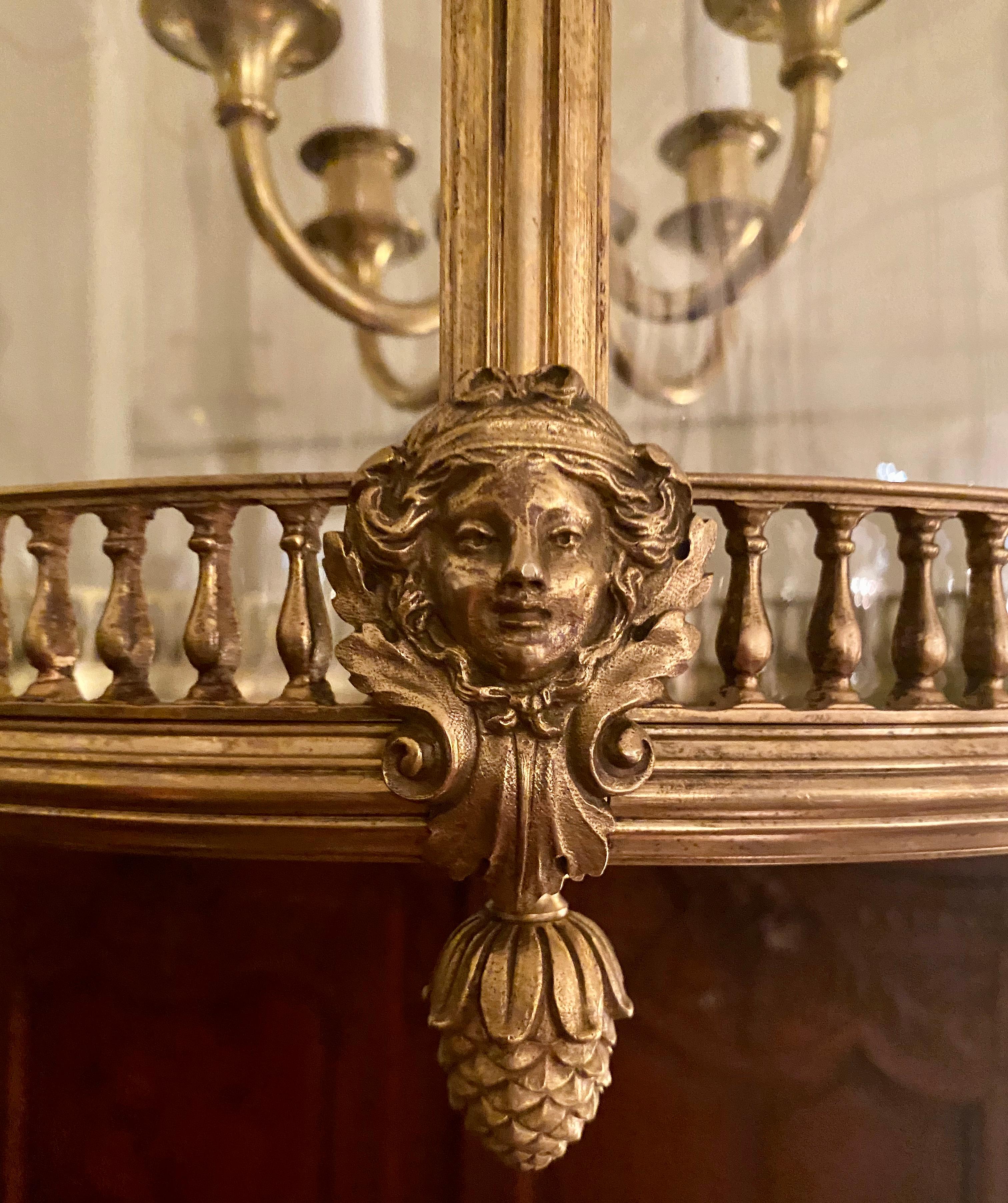 Lanterne d'entrée ancienne en bronze fin et or, vers 1890-1910 en vente 3