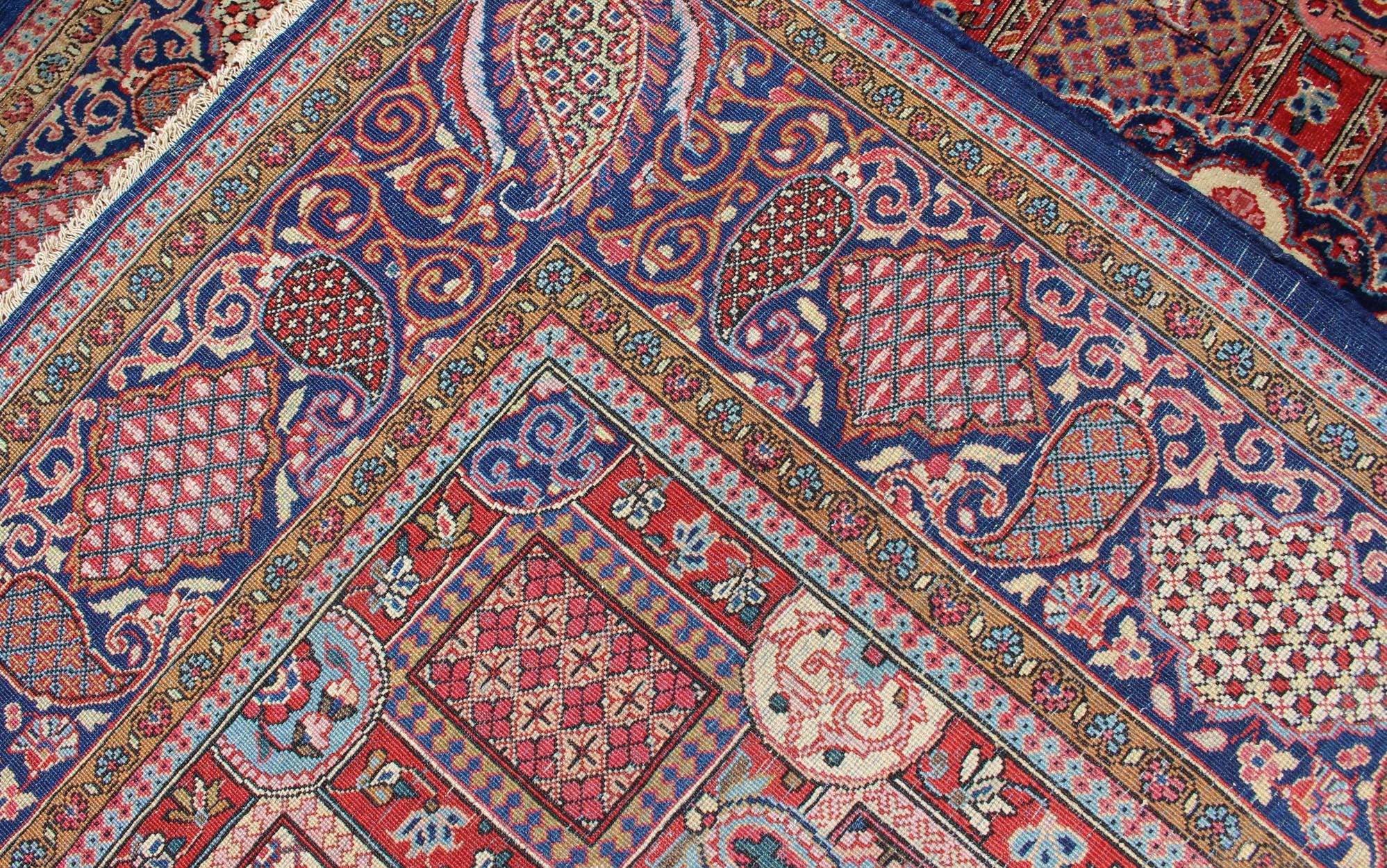 Early 20th Century Antique Fine Kashan Persian Rug with an Unusual and Unique Design For Sale