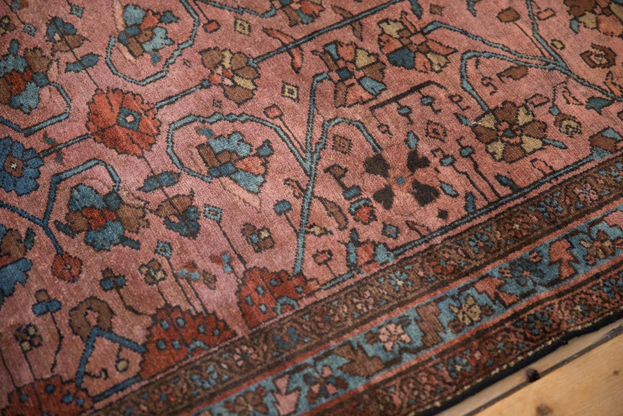 Early 20th Century Antique Fine Lilihan Rug For Sale