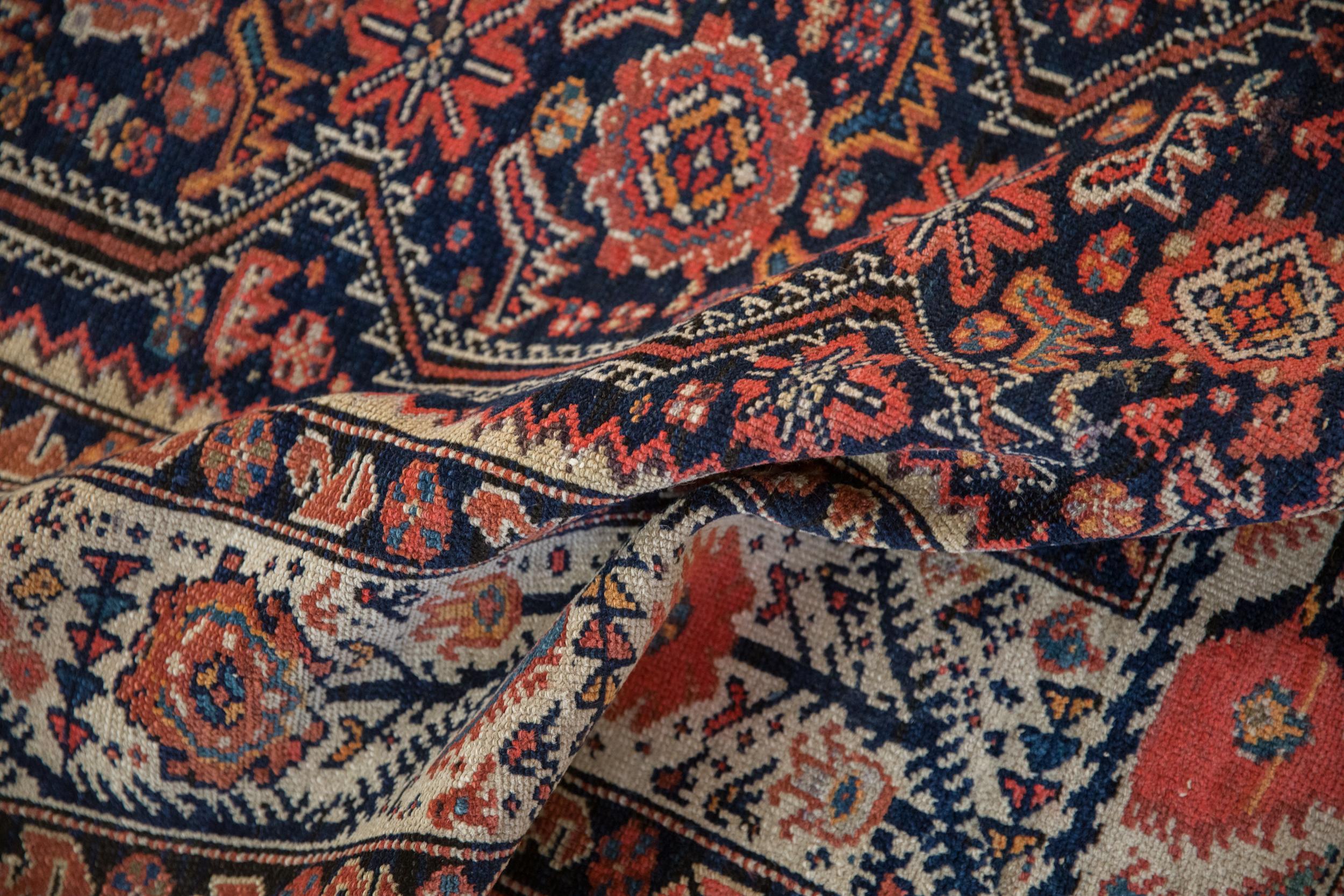 Antiker feiner Malayer-Teppich im Angebot 4