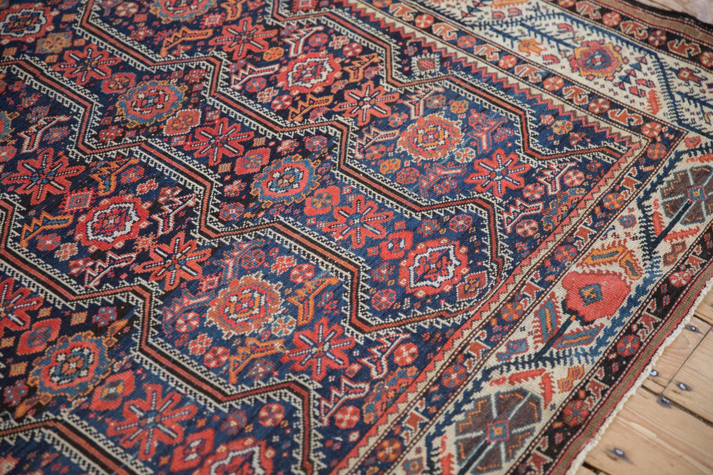 Antiker feiner Malayer-Teppich im Zustand „Gut“ im Angebot in Katonah, NY