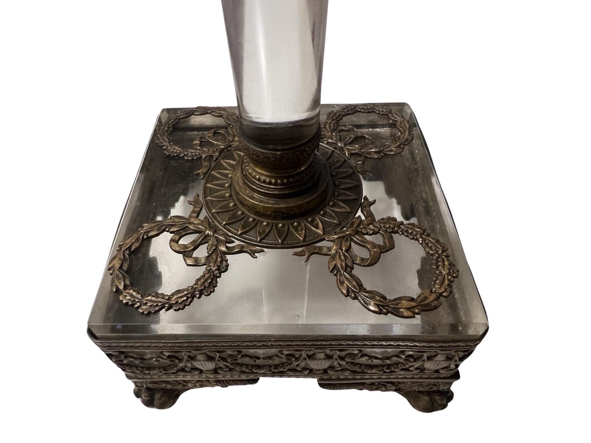 Antique Fine Neoclassical Gilt Bronze & Glass Vanity Mirror W/ Swan Supports en vente 3