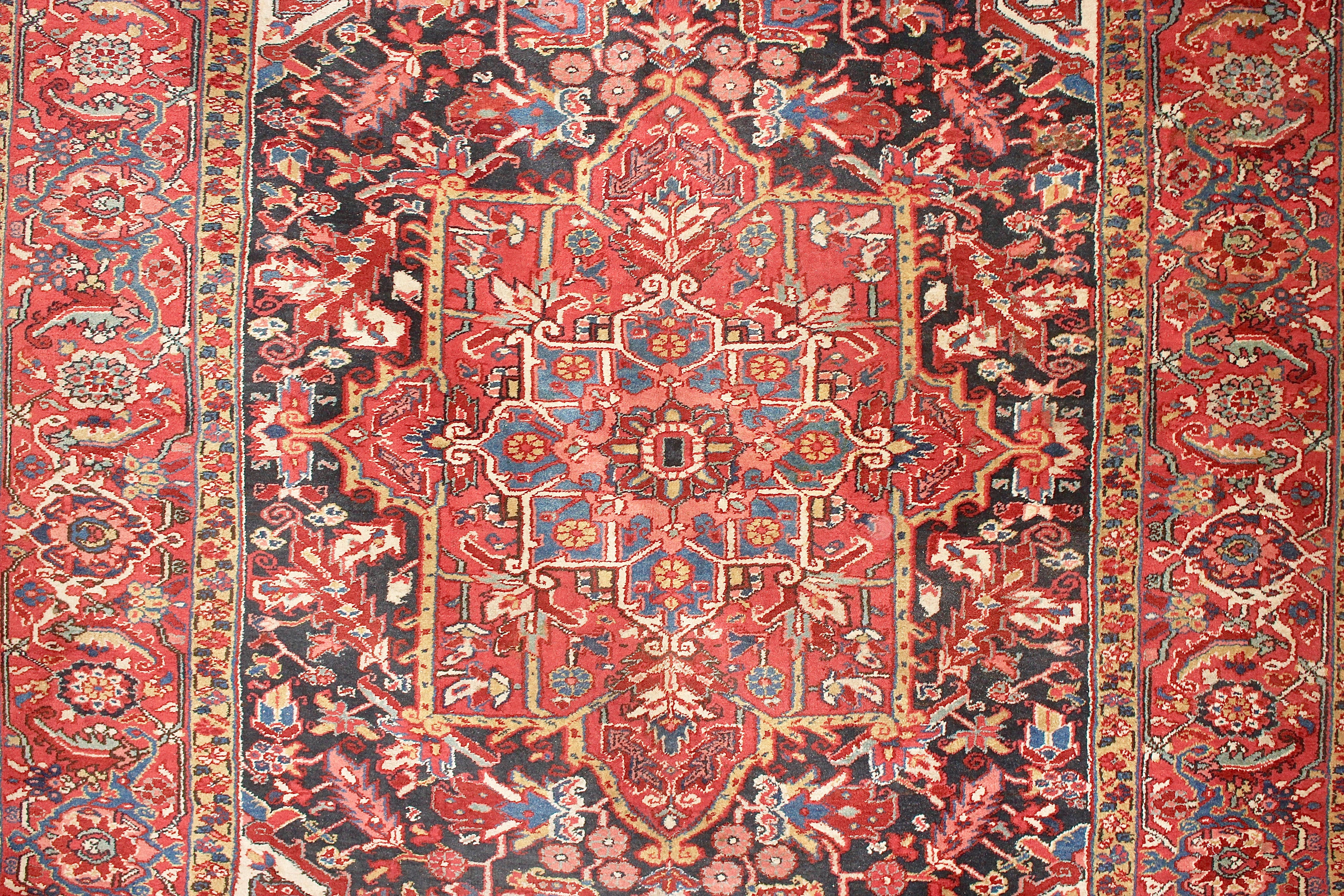 Antique, Fine Orient Rug, Carpet, Hand Knotted In Fair Condition For Sale In Berlin, DE