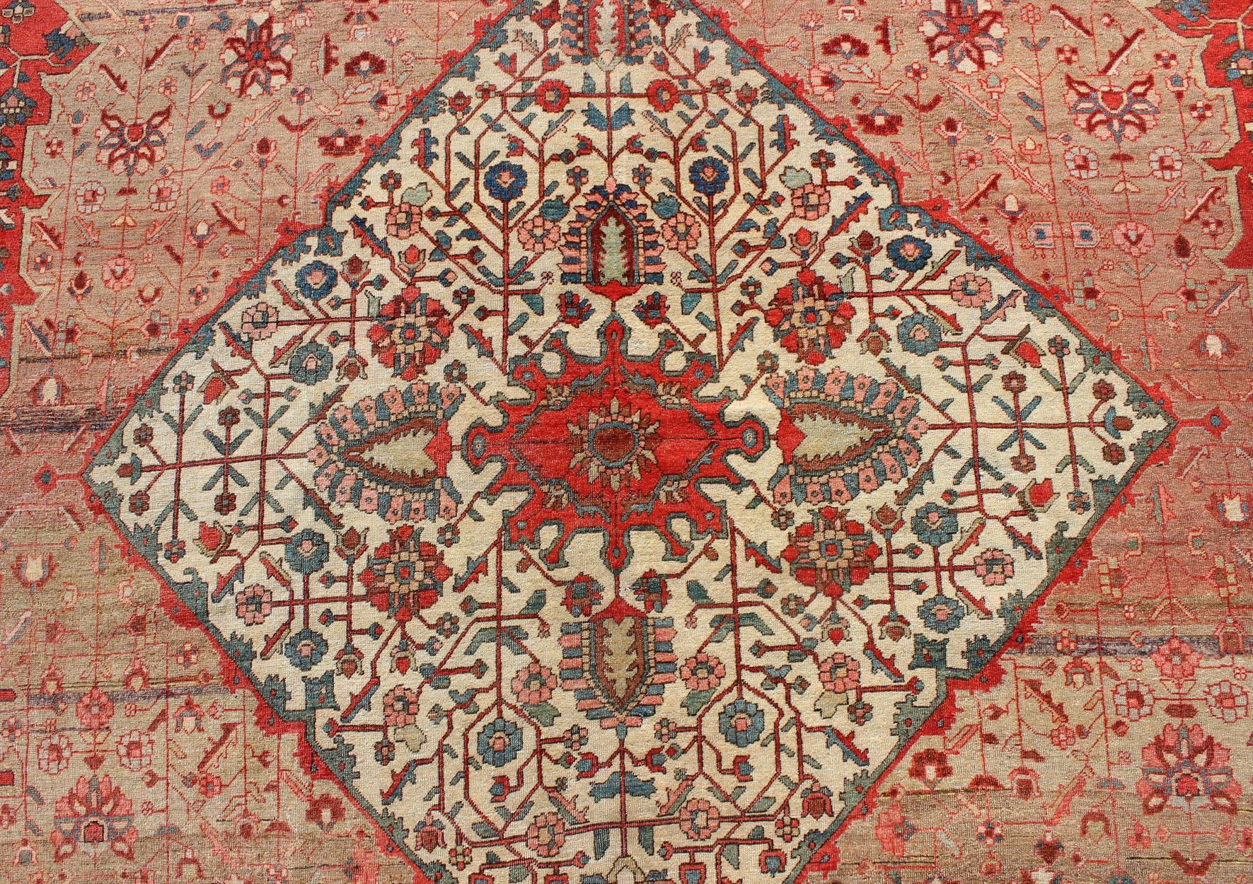  Antique Persian Feraghan Sarouk Fine Rug in variegated tones  For Sale 6