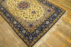 Tappeto persiano Isfahan della metà del XX secolo su fondo di seta (3'7 "x5'6 - 109x167)