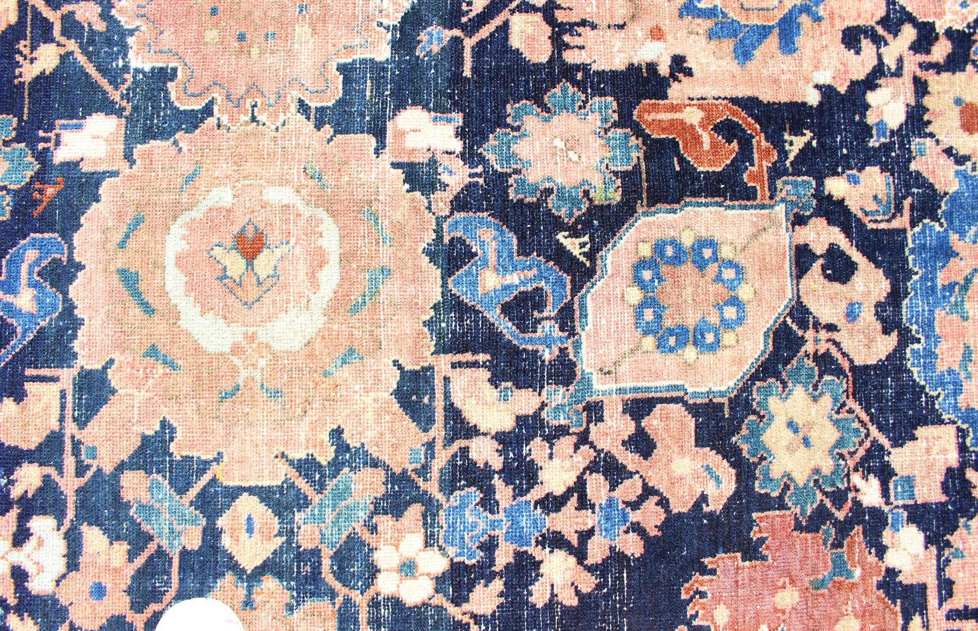 Antiker, feiner persischer Malayer-Teppich mit All-Over-Design in Marineblauem Feld im Angebot 1