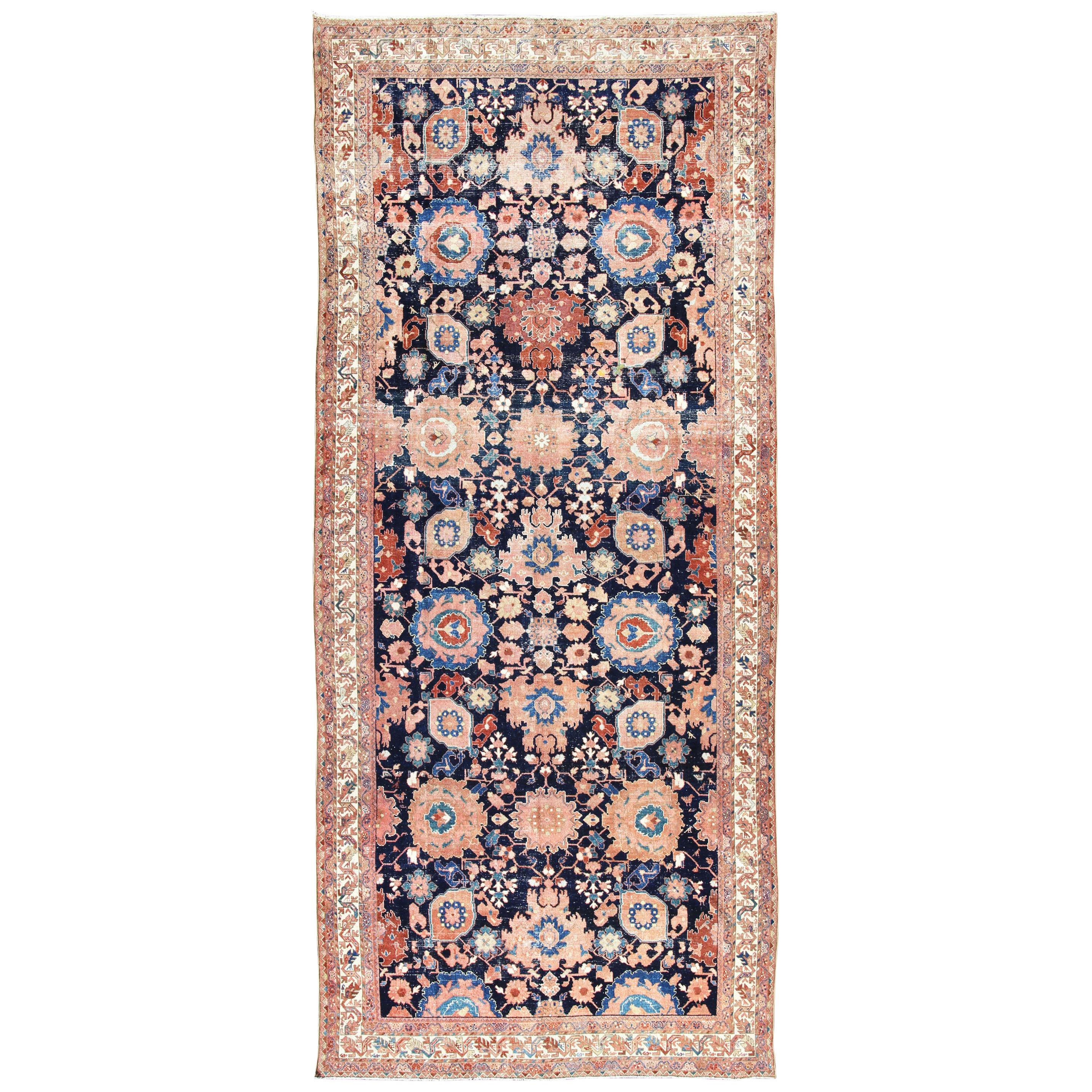 Antiker, feiner persischer Malayer-Teppich mit All-Over-Design in Marineblauem Feld