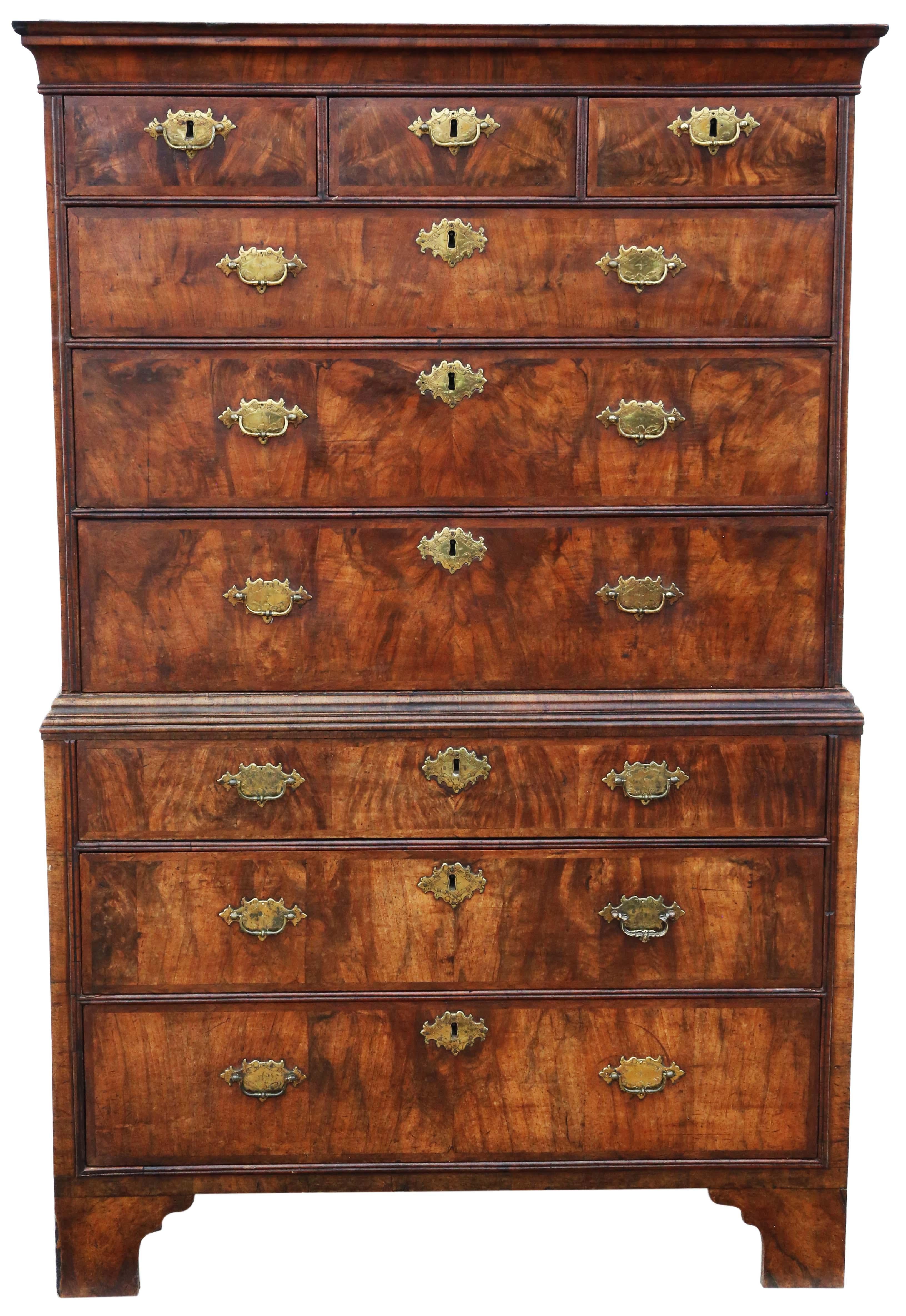 Antique fine quality 18th Century burr figured walnut tallboy chest on chest of drawers.
This is a lovely chest with a lovely age, charachter and charm. Attractive walnut veneers.

Splits into two halves for transport.

No loose joints and the oak