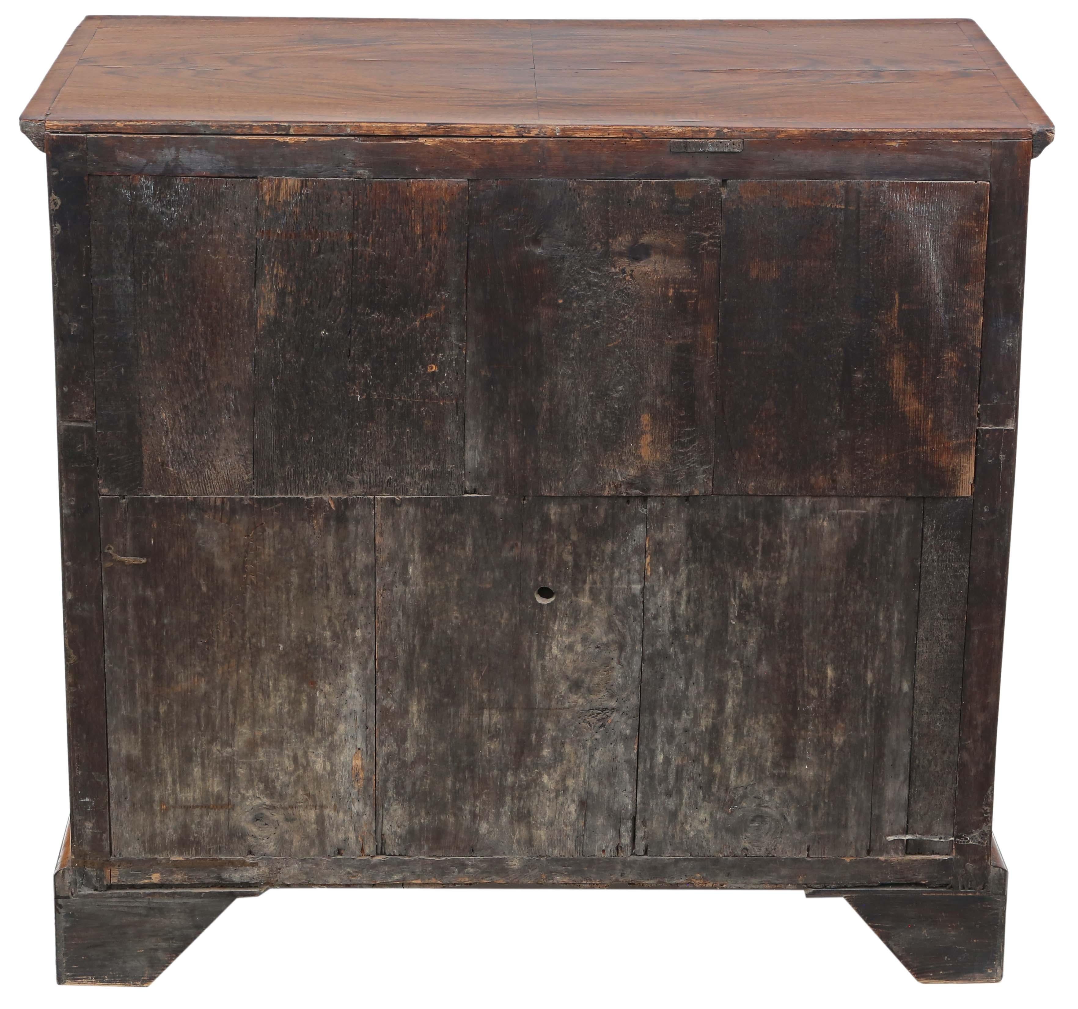 Antique fine quality 18th Century figured walnut chest of drawers For Sale 1