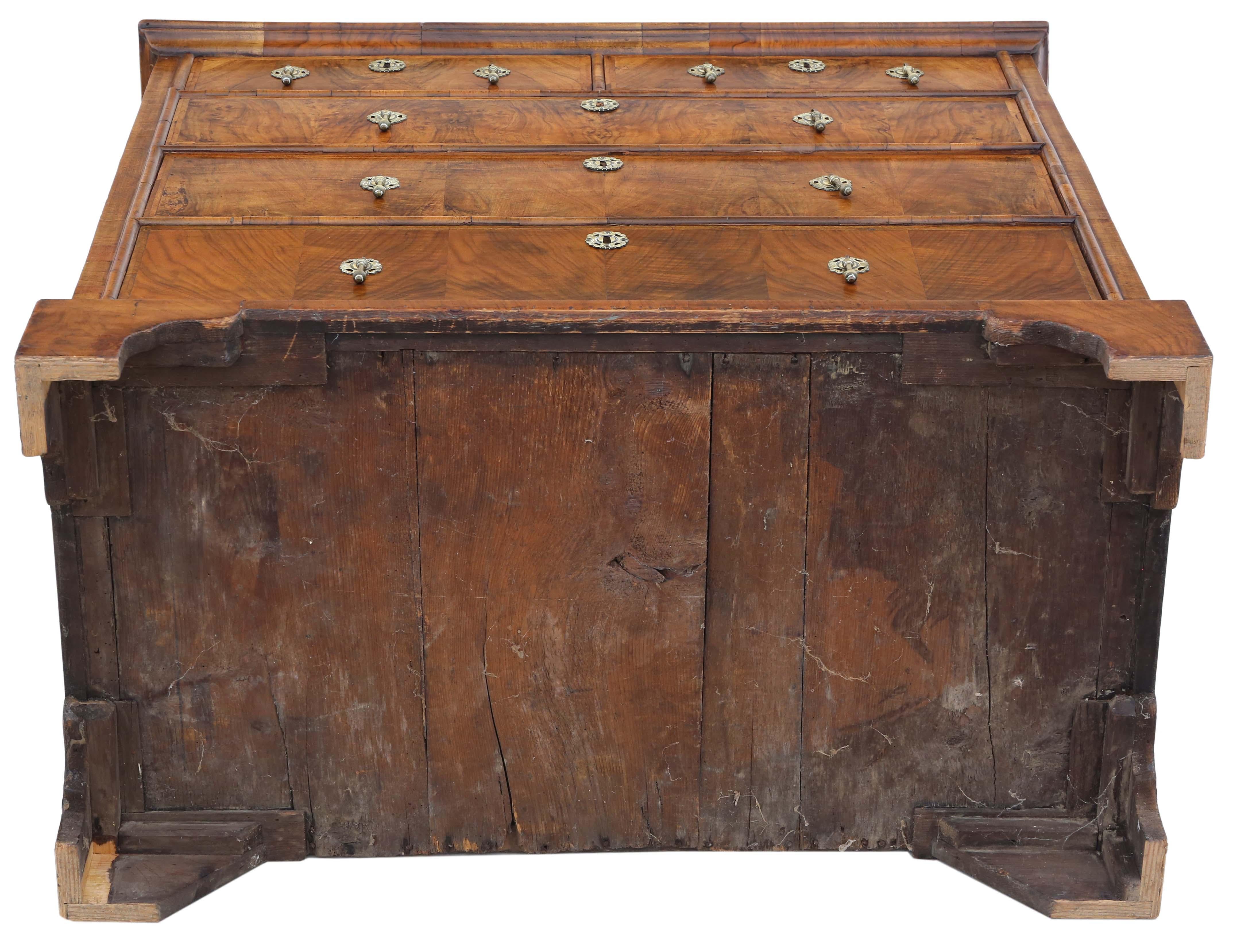 Antique fine quality 18th Century figured walnut chest of drawers For Sale 2