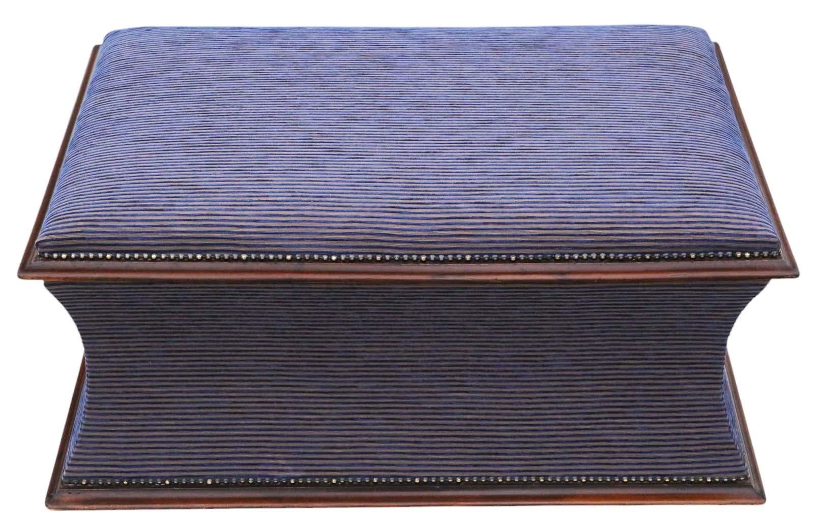 Tissu Ancienne boîte de couvertures d'ottomane tapissée de forme concave du 19ème siècle de qualité supérieure en vente