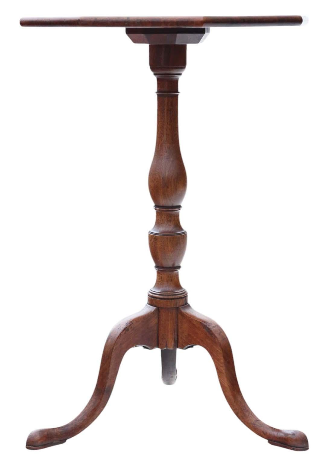 Acajou Ancienne table à vin ou table d'appoint du 19ème siècle en acajou de belle qualité en vente