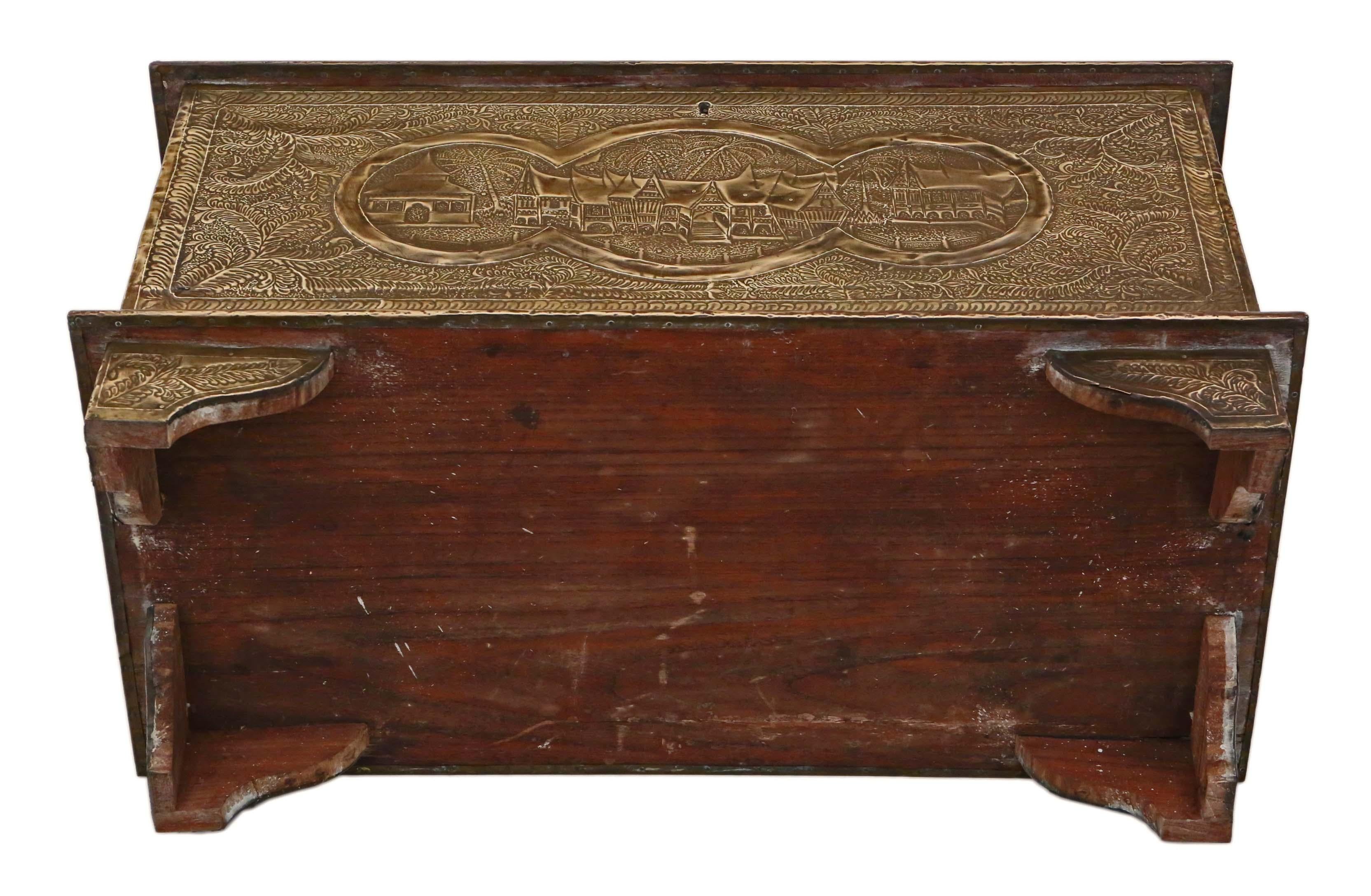 Antique Fine Quality Chinoiserie Chinese Brass Covered Camphor Wood Chest Coffer For Sale 1