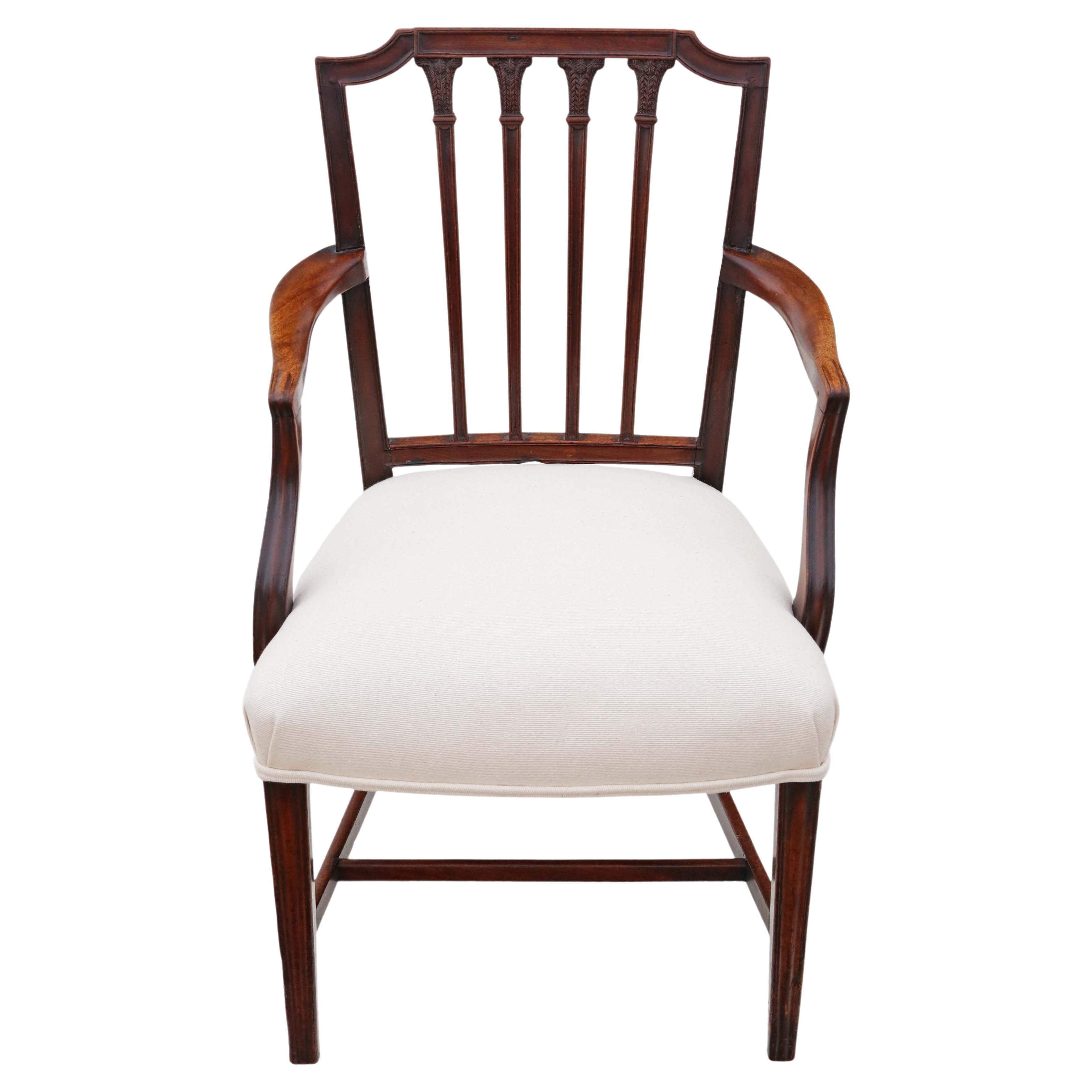Antiker Sessel in feiner Qualität aus Mahagoni des frühen 19. Jahrhunderts mit Armlehne