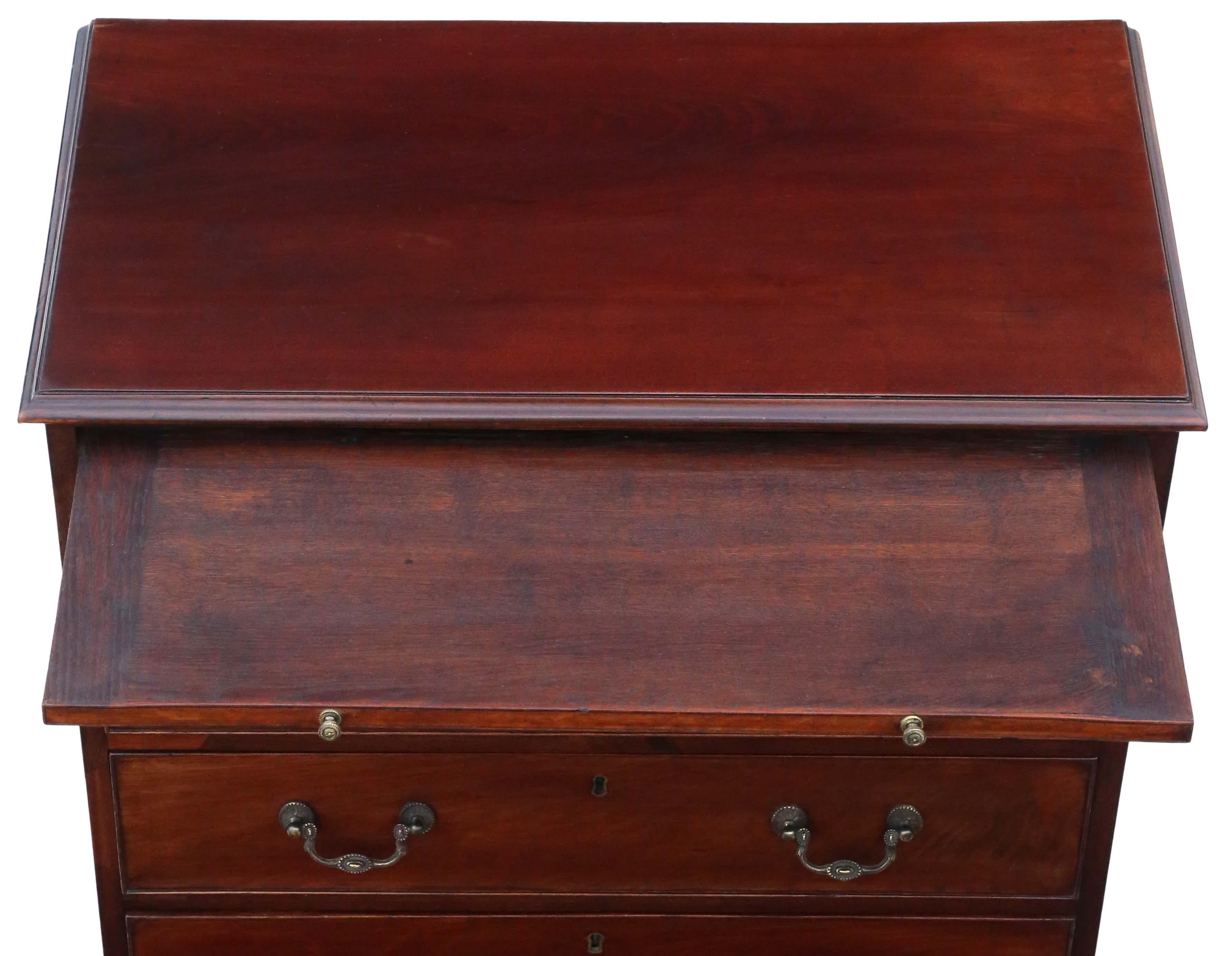 18th Century and Earlier Antique fine quality Georgian 18th Century mahogany batchelors chest of drawers For Sale