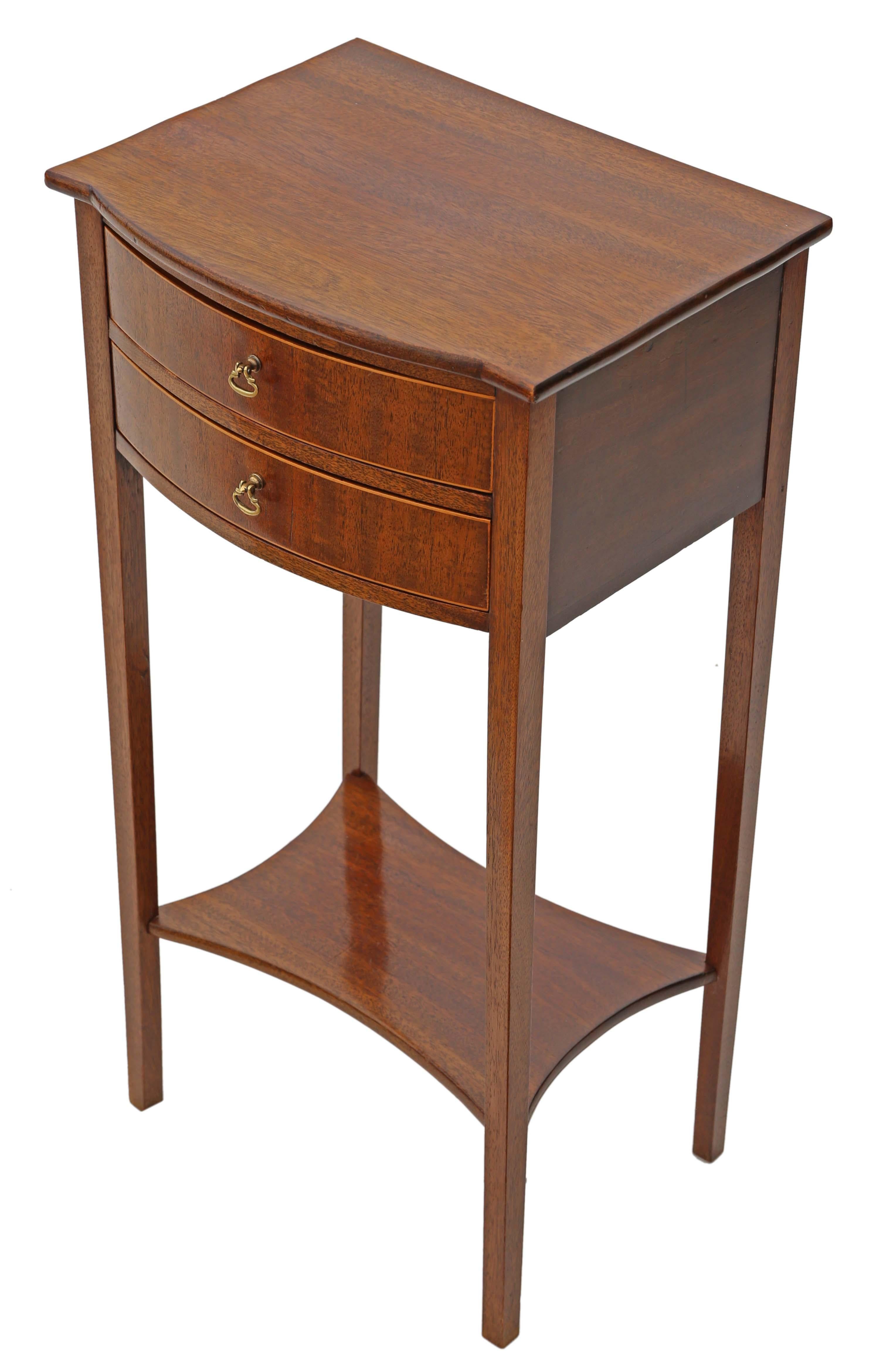  Antique fine quality Georgian revival bowfront mahogany bedside table C1910 In Good Condition For Sale In Wisbech, Cambridgeshire