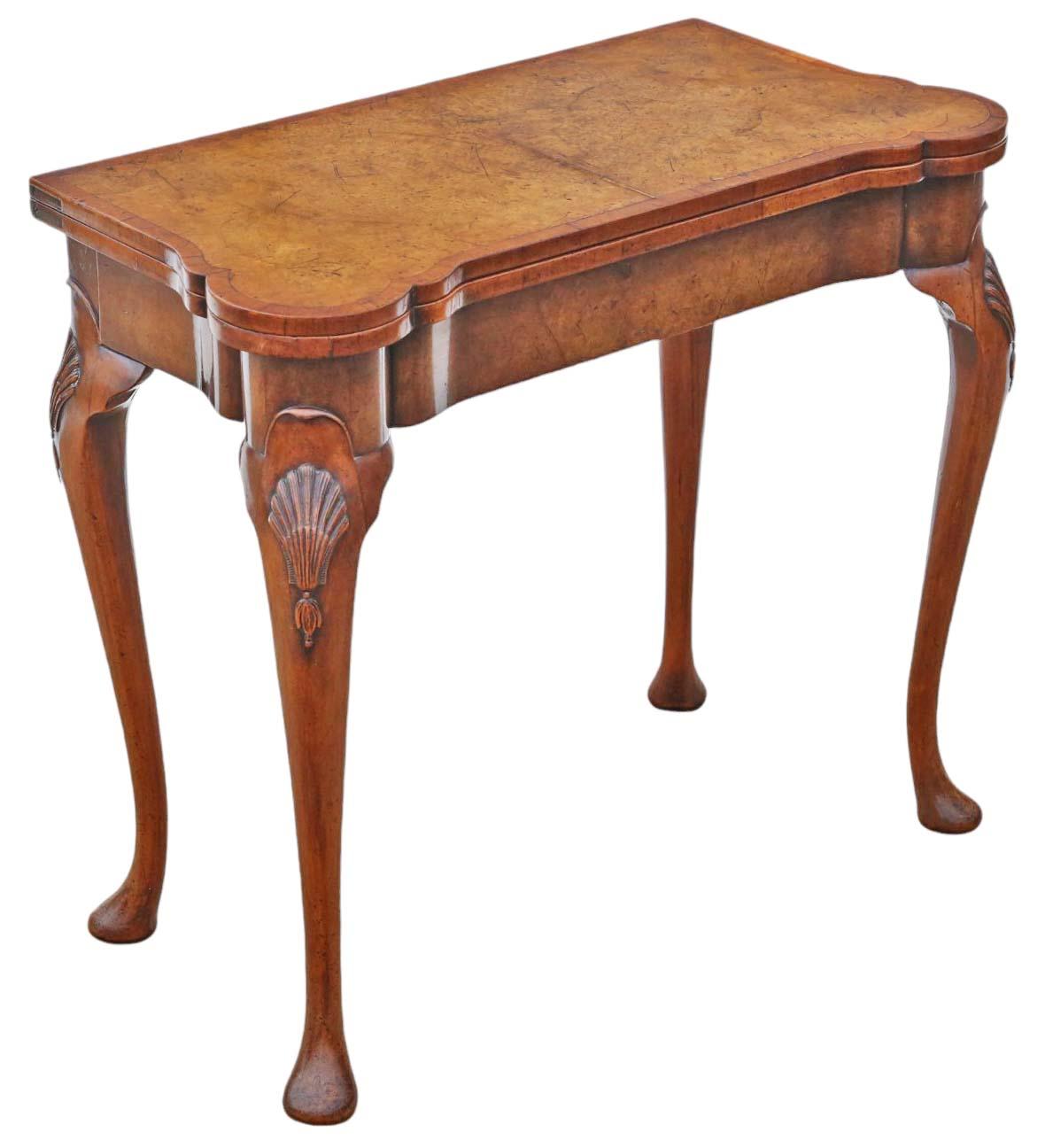 Antike Fine Quality Georgian Revival Burr Walnut Folding Card oder Tea Table, aus der Zeit um 1920 mit einer schönen Farbe und Patina.

Dieser seltene und hochwertige Tisch ist in sehr gutem Zustand, voller Alter, Charme und Charakter. Er ist solide