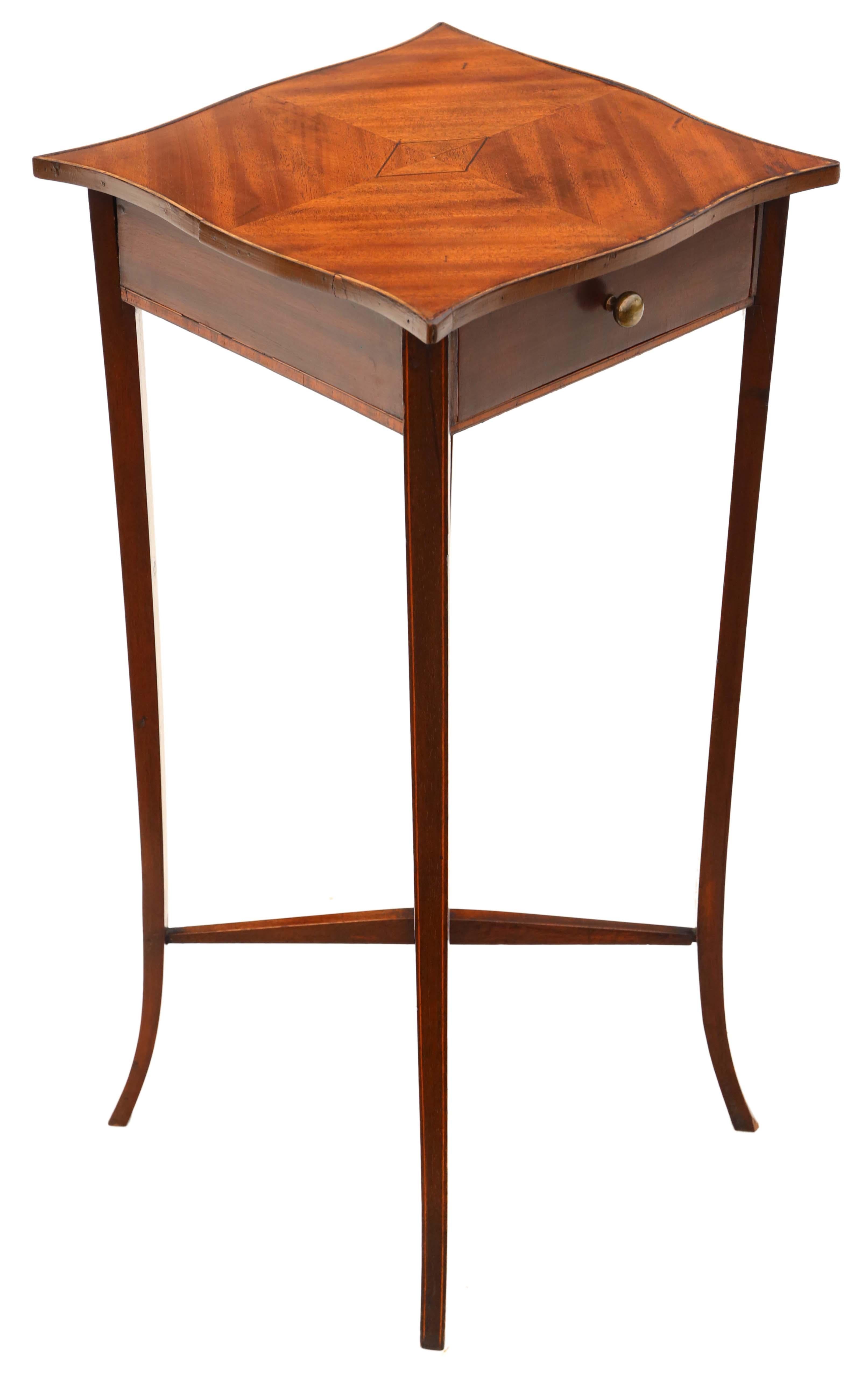 Antique fine quality Georgian revival serpentine mahogany bedside table C1910 In Good Condition For Sale In Wisbech, Cambridgeshire