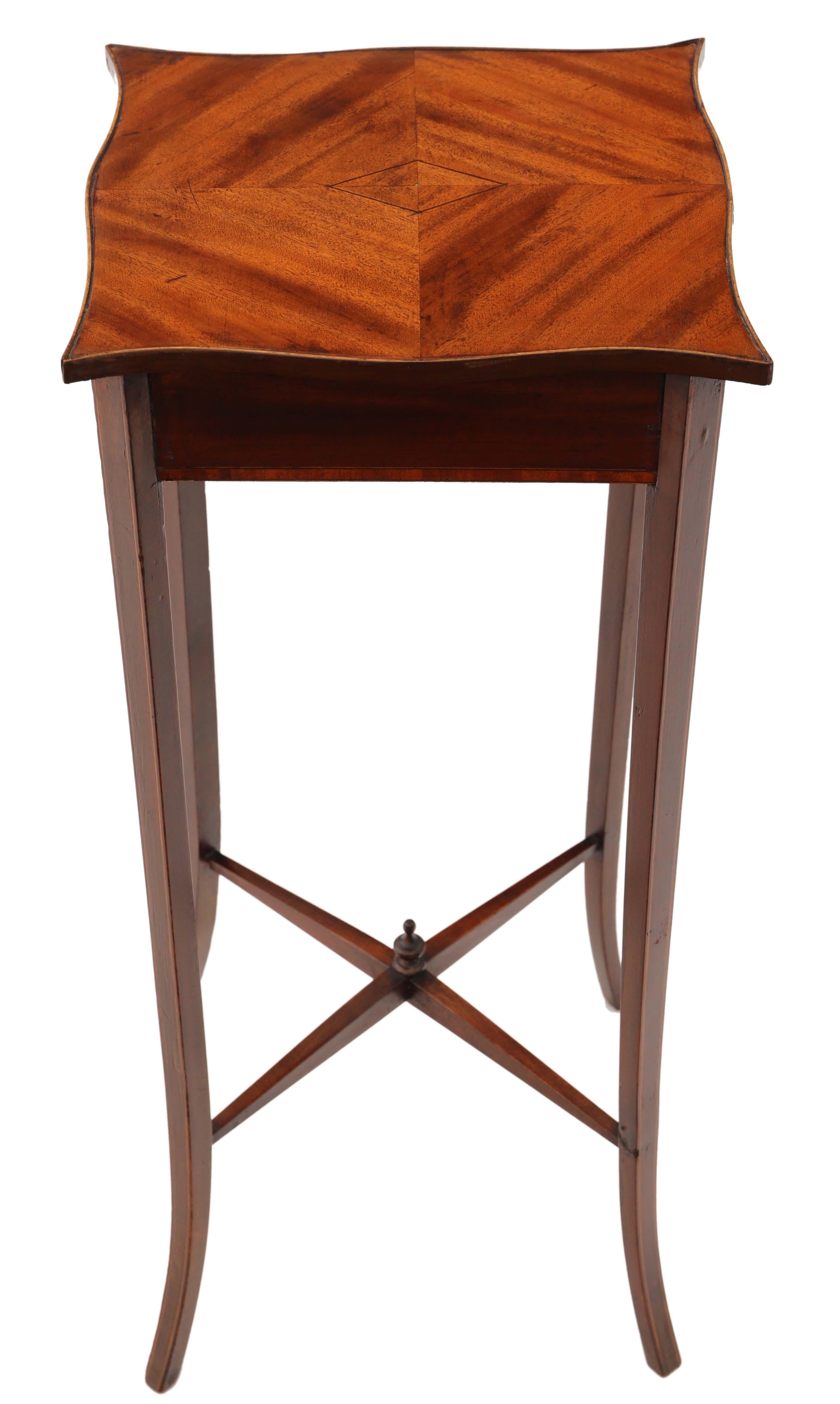 Mahogany Antique fine quality Georgian revival serpentine mahogany bedside table C1910 For Sale