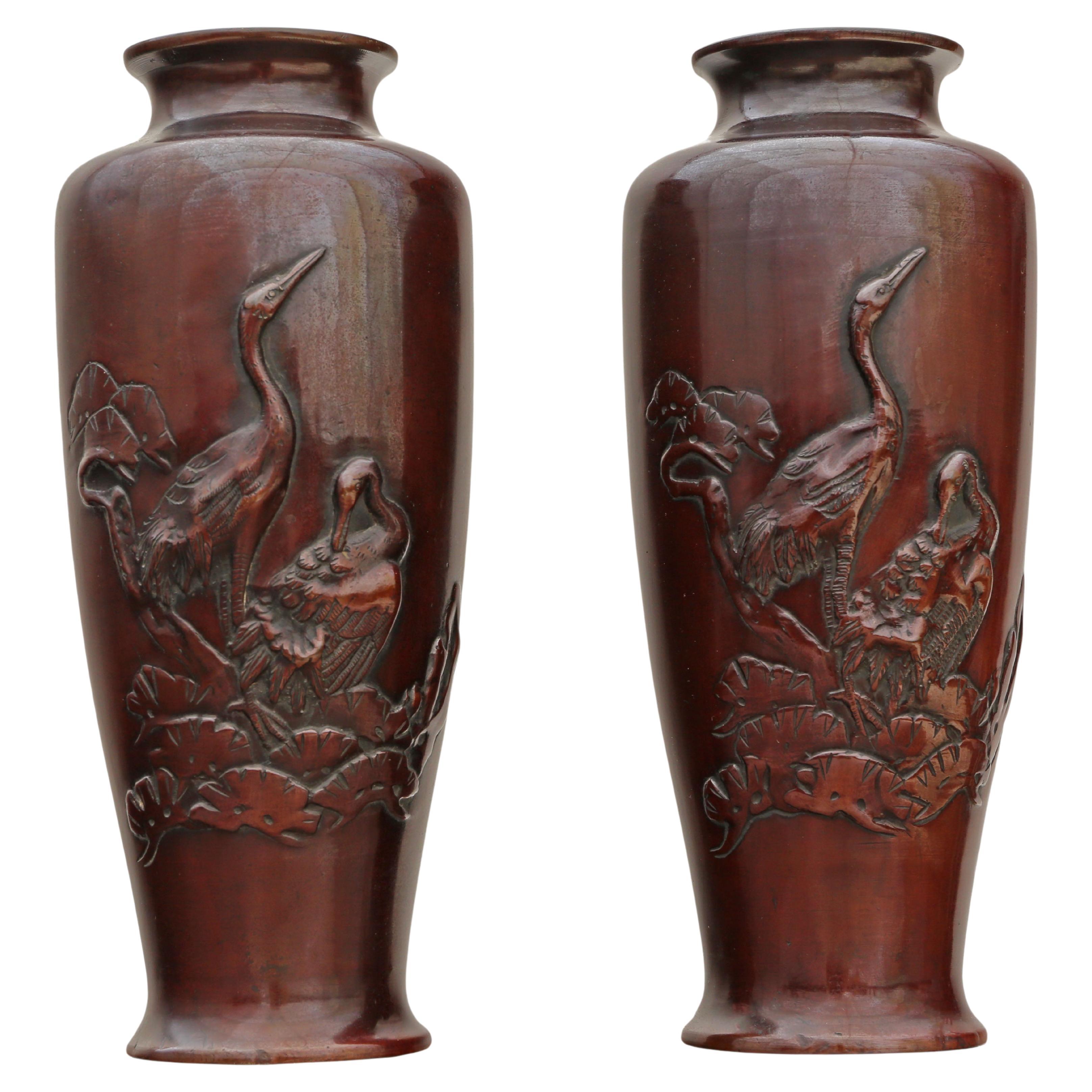 Antique Fine Quality Japanese Meiji Period Pair of Bronze Vases, circa 1910 For Sale