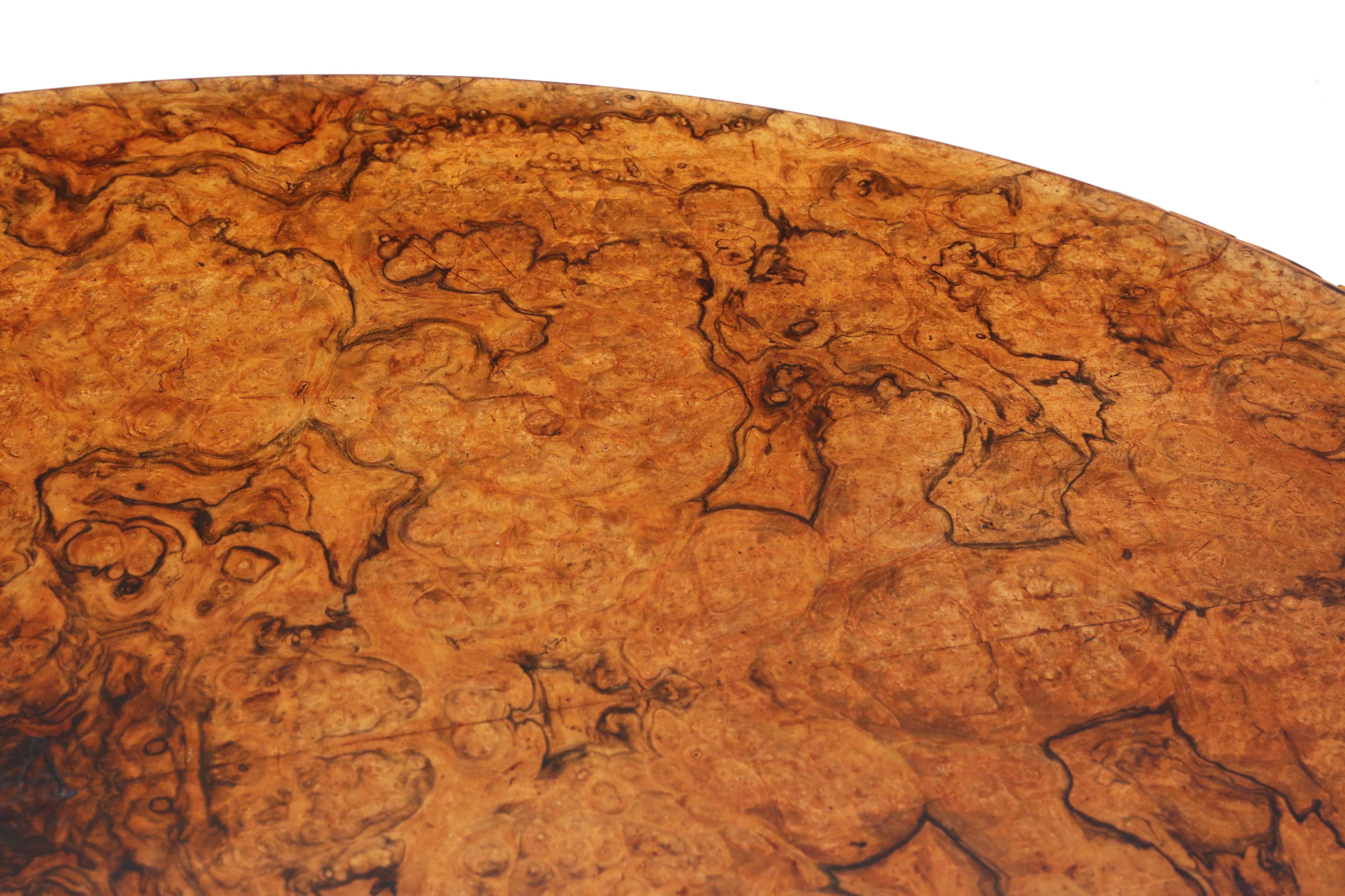 Antique Fine Quality Large 19th Century Victorian Burr Walnut Breakfast Table For Sale 4