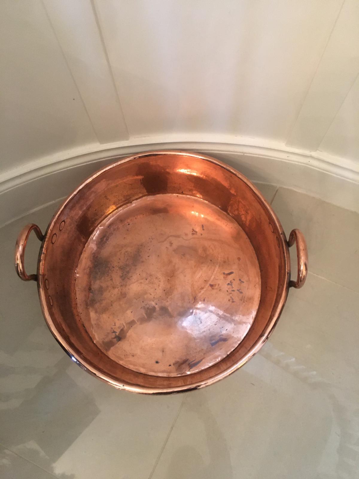 Fine quality large Georgian copper pan having two lovely shaped carrying handles. A decorative piece in delightful original condition.


Measures: H 16.5 cm
W 49cm.

  