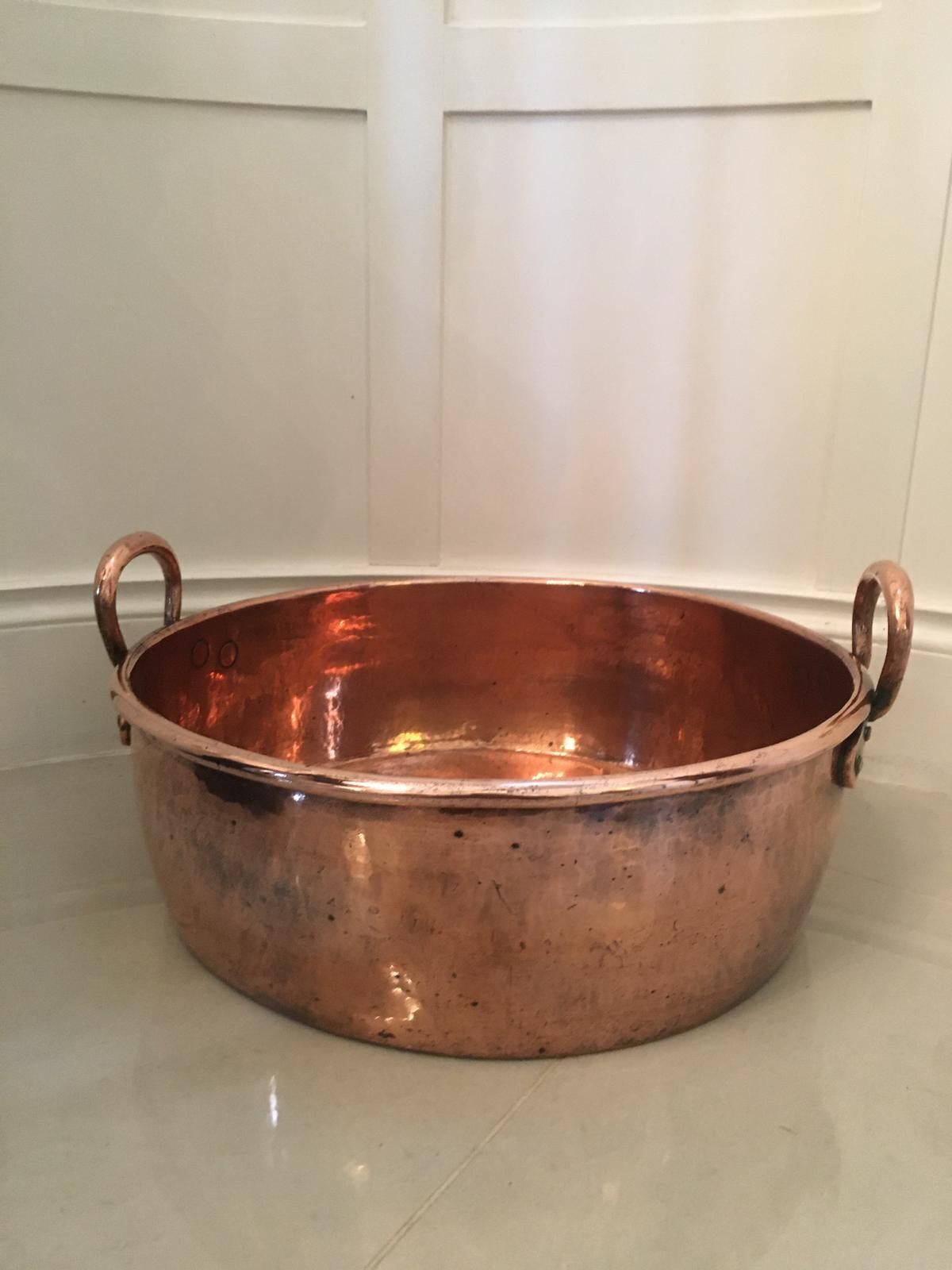 Antique Fine Quality Large Georgian Copper Pan In Good Condition In Suffolk, GB