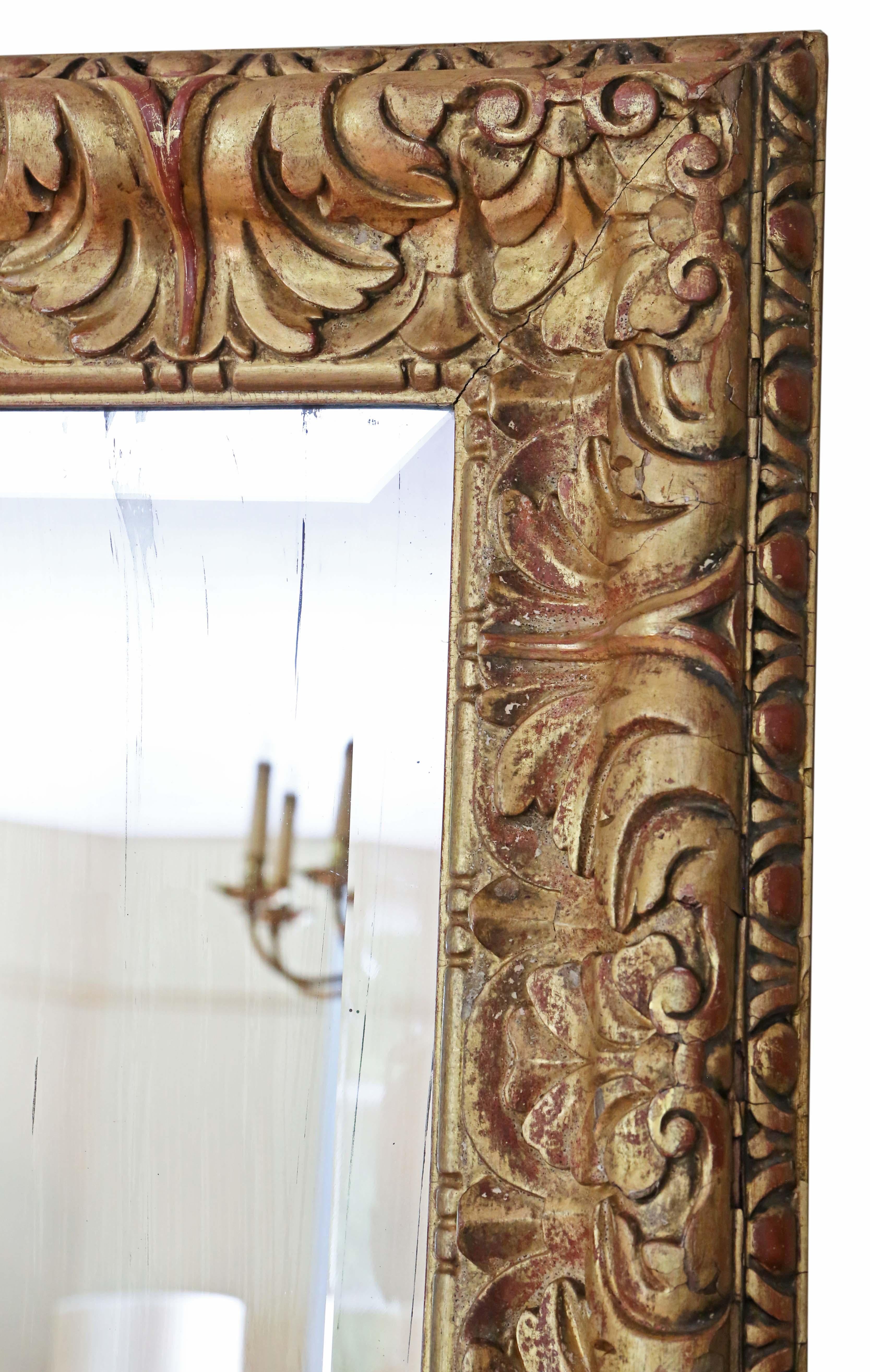 Verre Grand miroir mural ancien de qualité supérieure, datant du 19ème siècle, avec surmonture dorée en vente