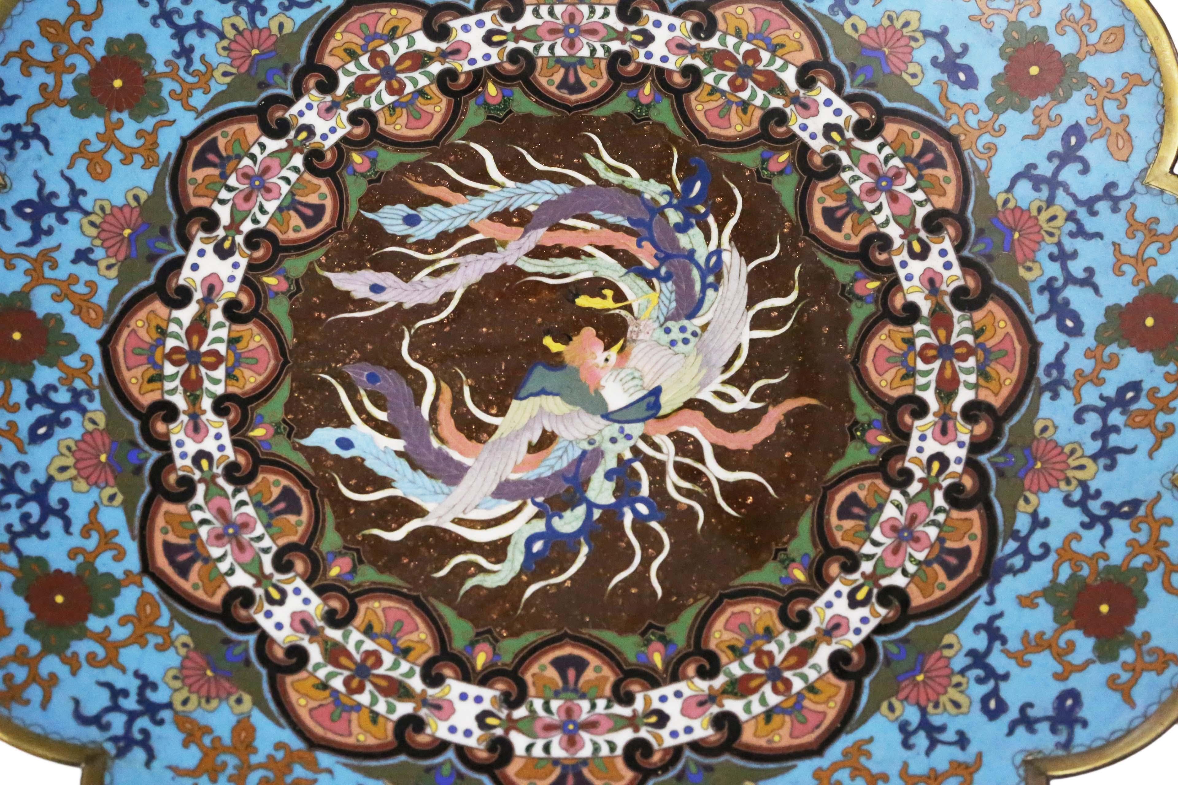 Antique Fine Quality Large Meiji Oriental Japanese Cloisonne Charger Plate In Good Condition In Wisbech, Cambridgeshire