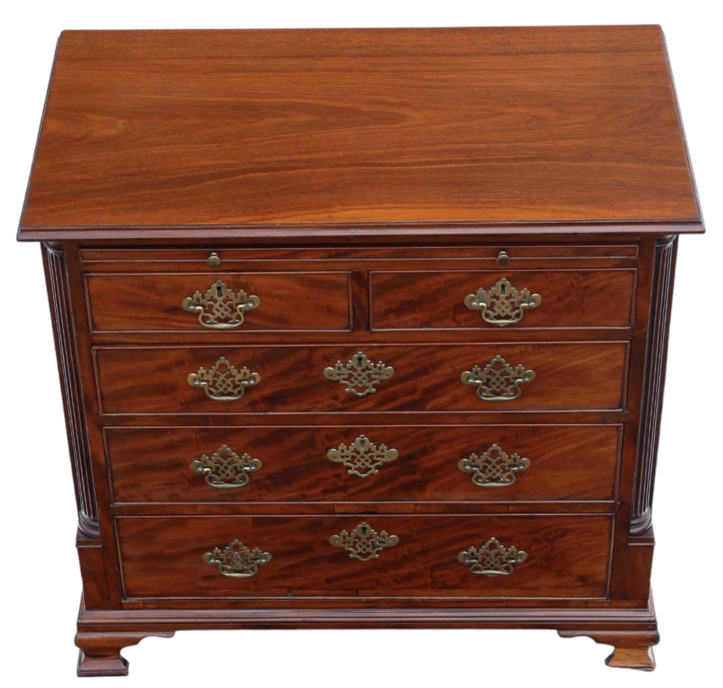 18th Century and Earlier Antique fine quality late 18th Century mahogany batchelor's chest of drawers For Sale