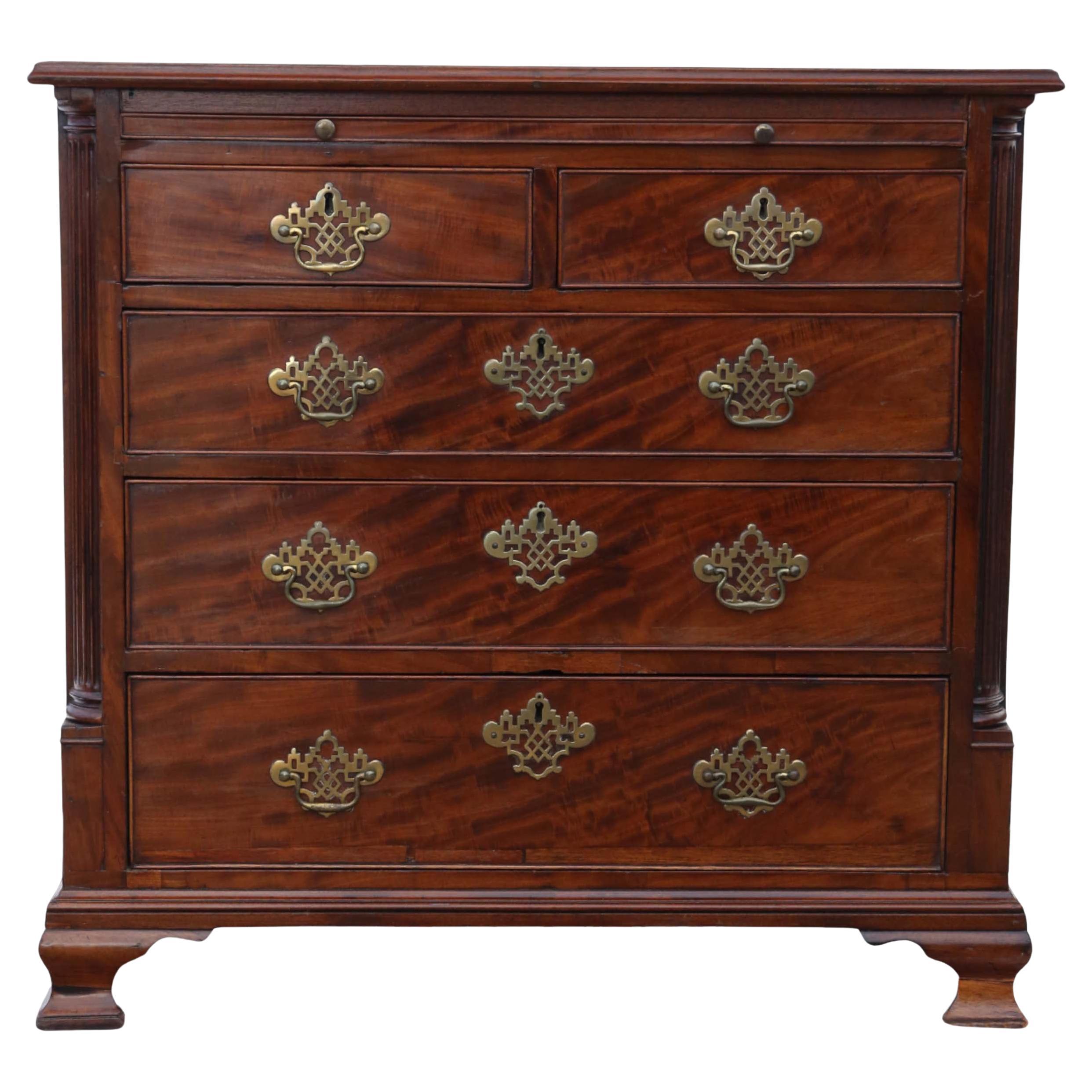 Antique fine quality late 18th Century mahogany batchelor's chest of drawers