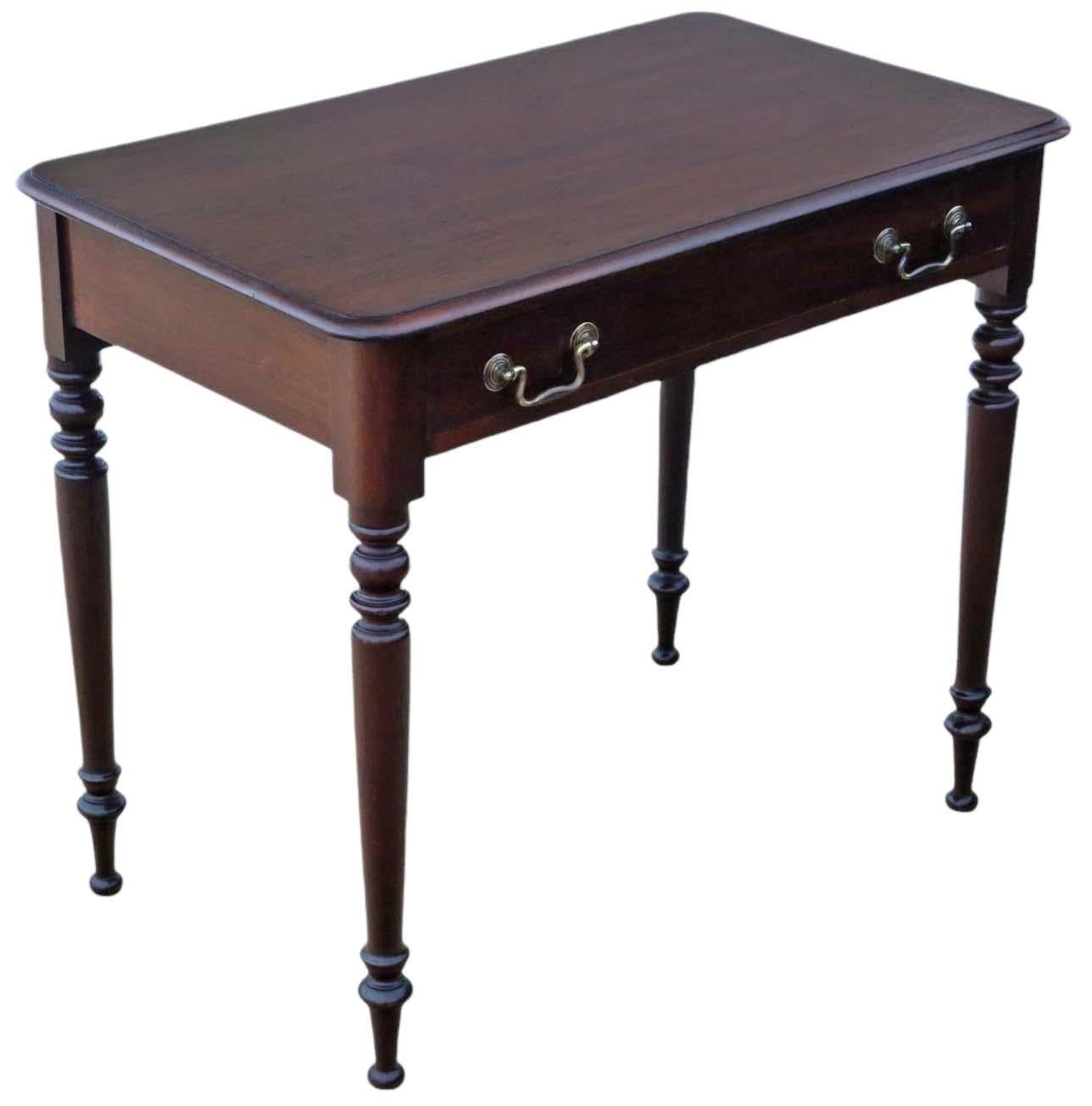XIXe siècle Ancienne table à écrire en acajou de qualité supérieure 19e siècle Bureau d'appoint en vente