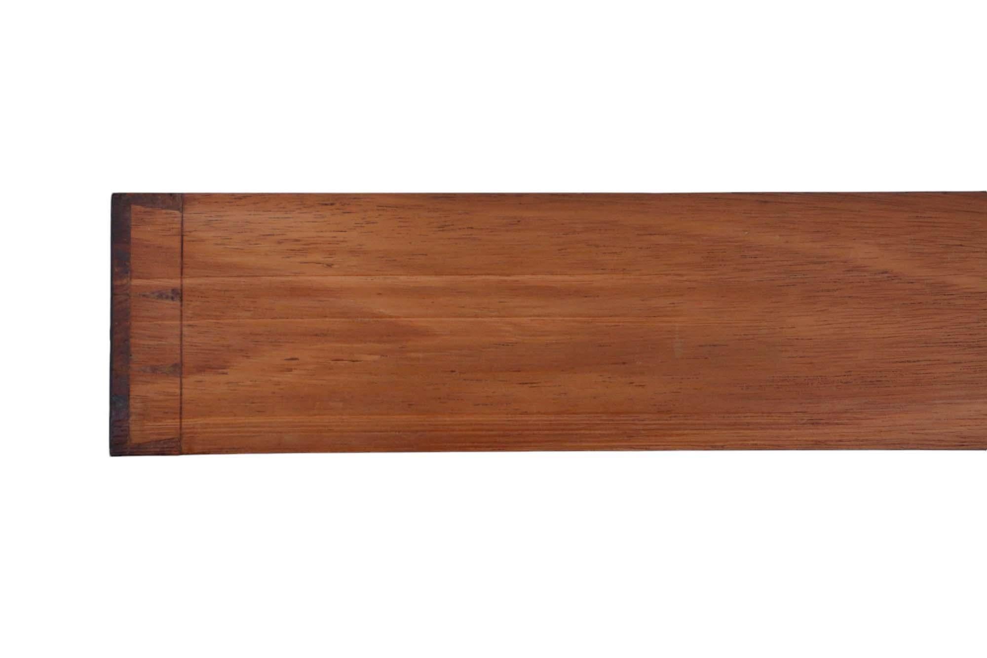 Bois Ancienne table à écrire en acajou de qualité supérieure 19e siècle Bureau d'appoint en vente