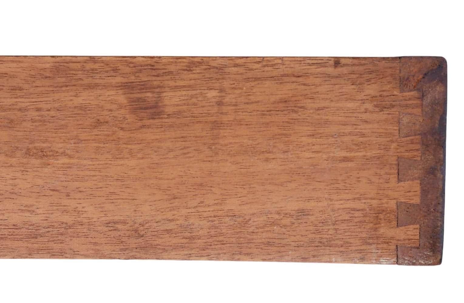 Antiker Schreibtisch aus Mahagoni in hoher Qualität – Schreibtisch in der ersten Hälfte des 20. Jahrhunderts (Holz) im Angebot